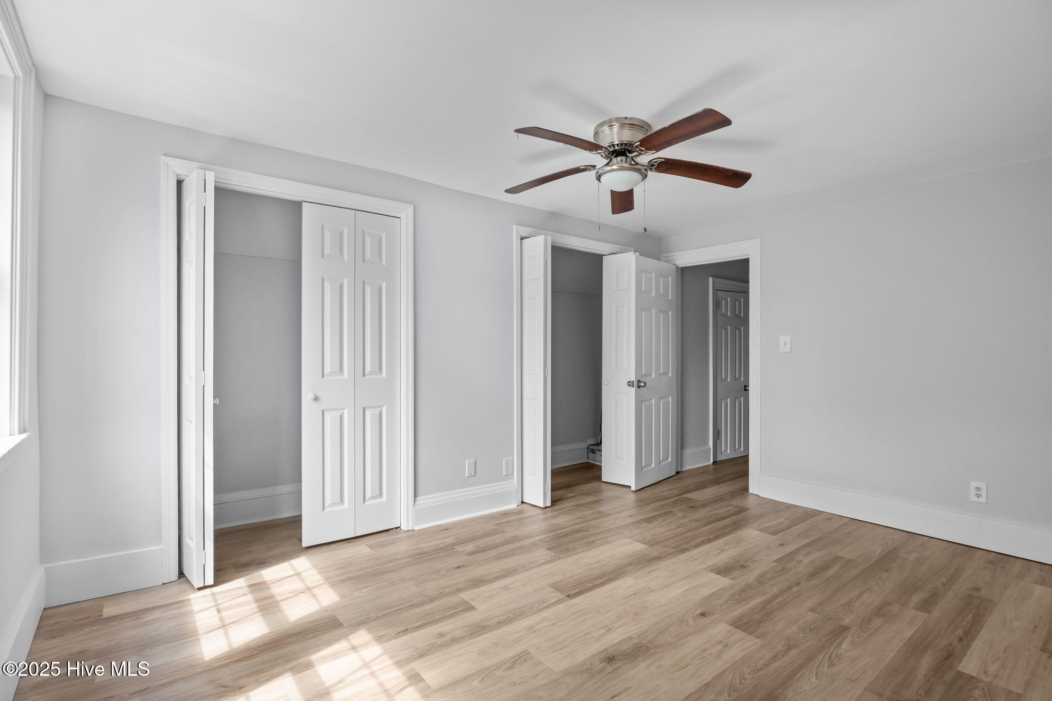 100520043 | Photo 38