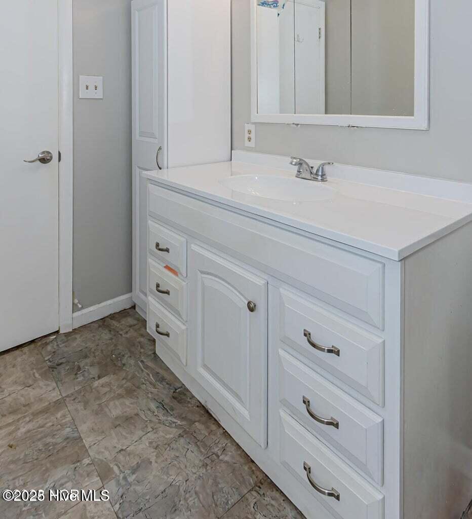 100516067 | Photo 19