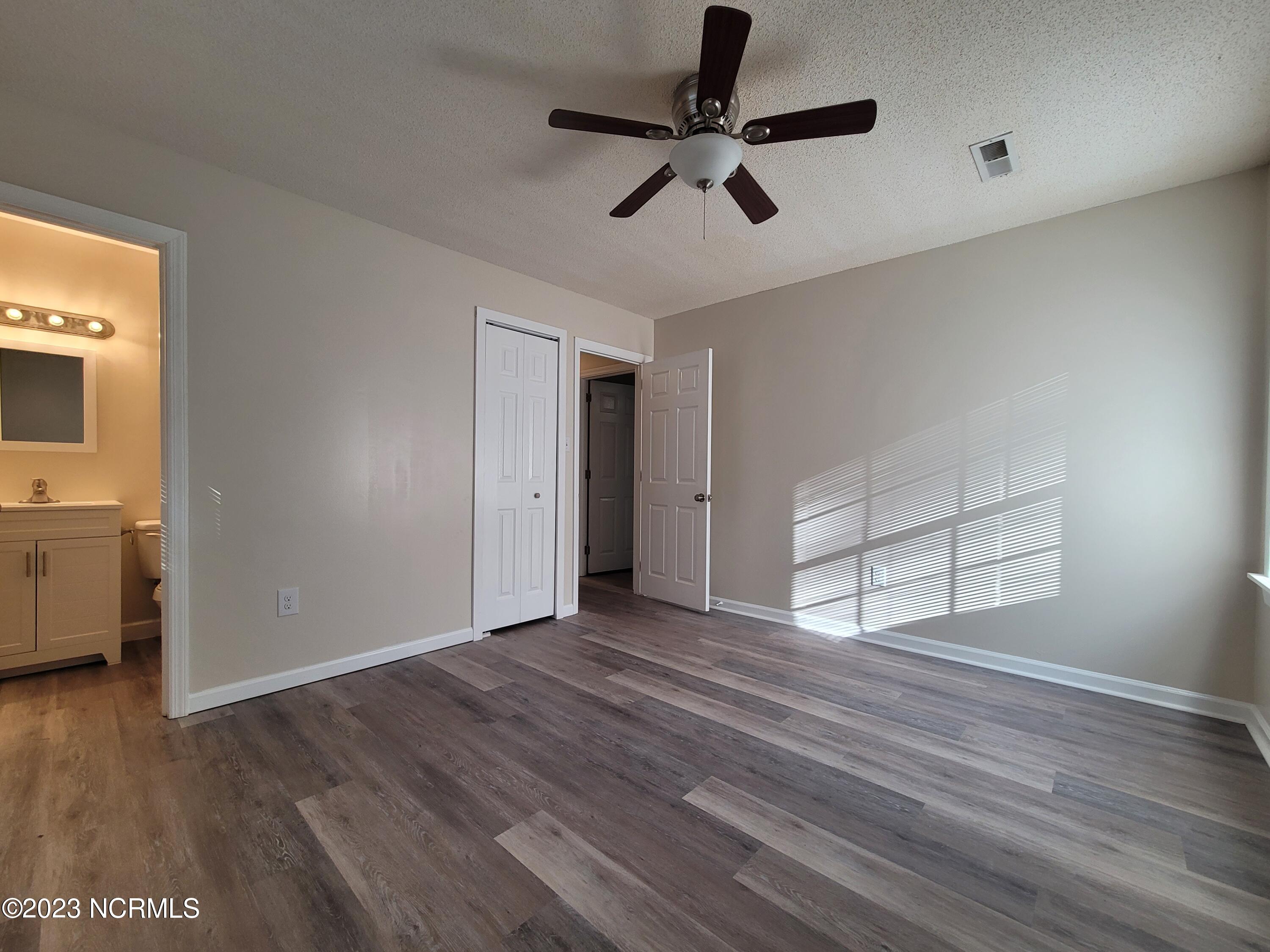 100543468 | Photo 16