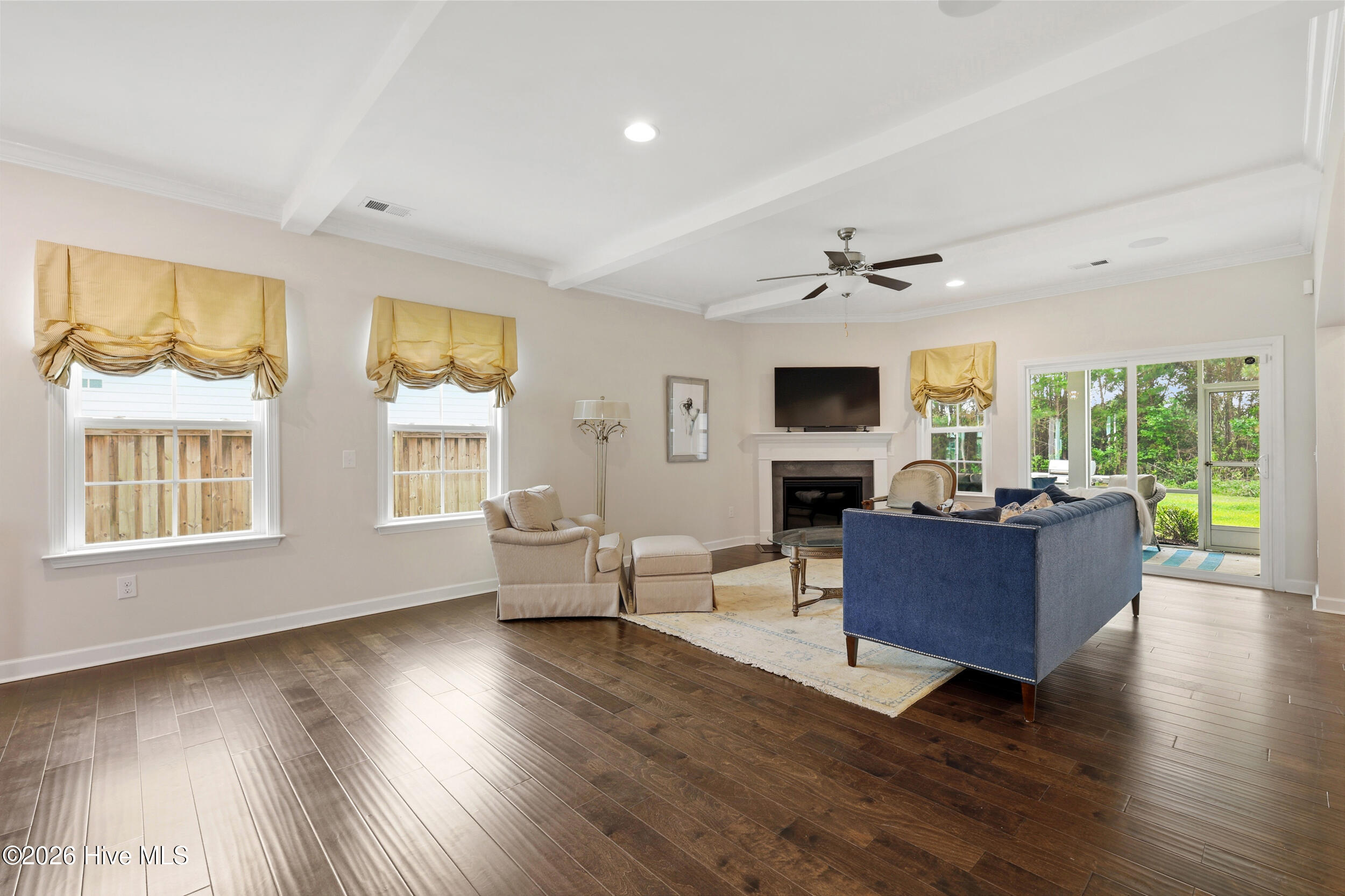 100570535 | Photo 11