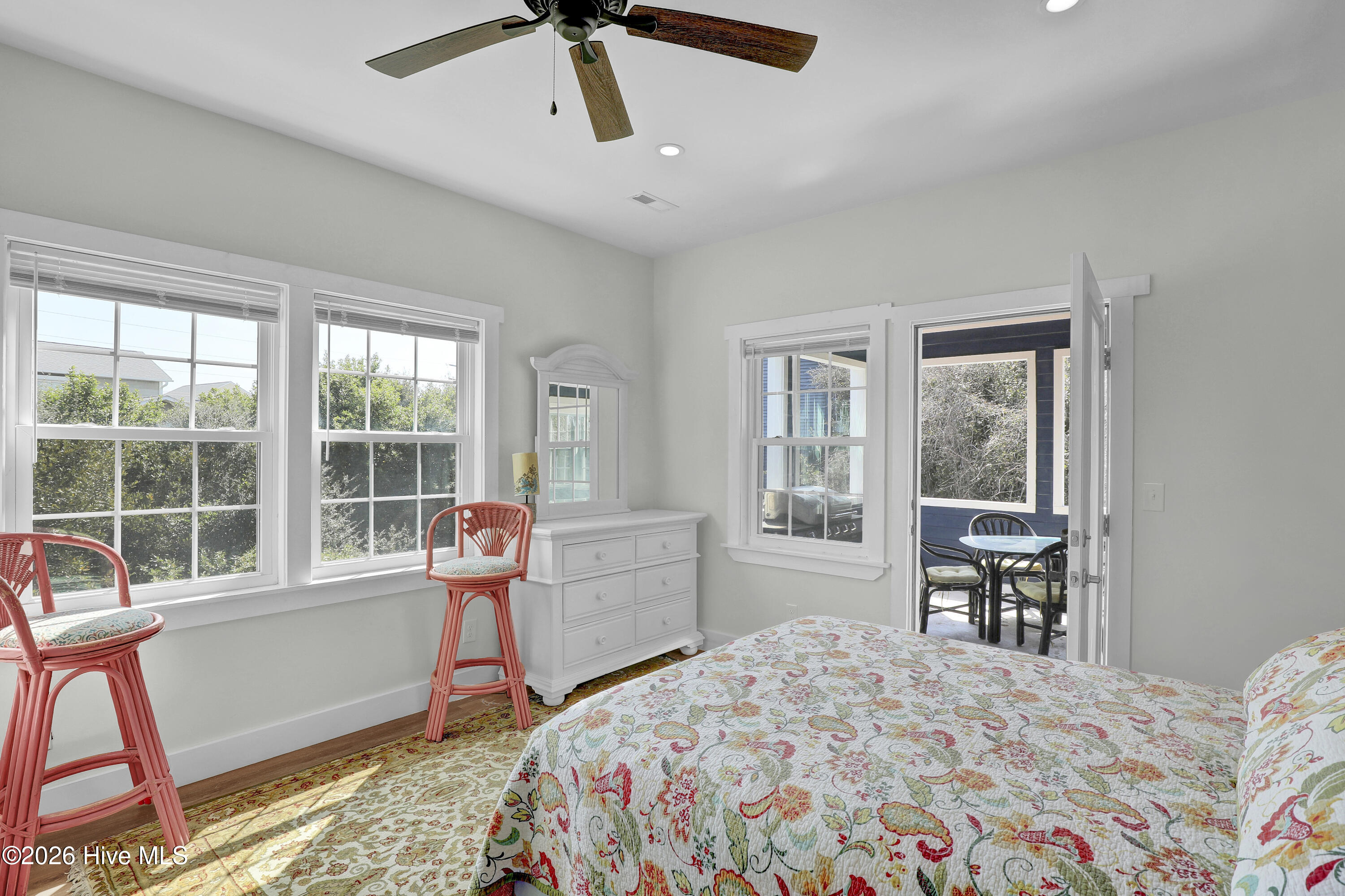 100551394 | Photo 21