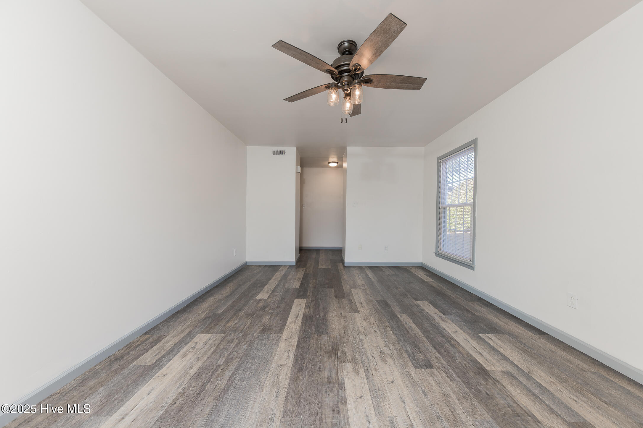 100546793 | Photo 16