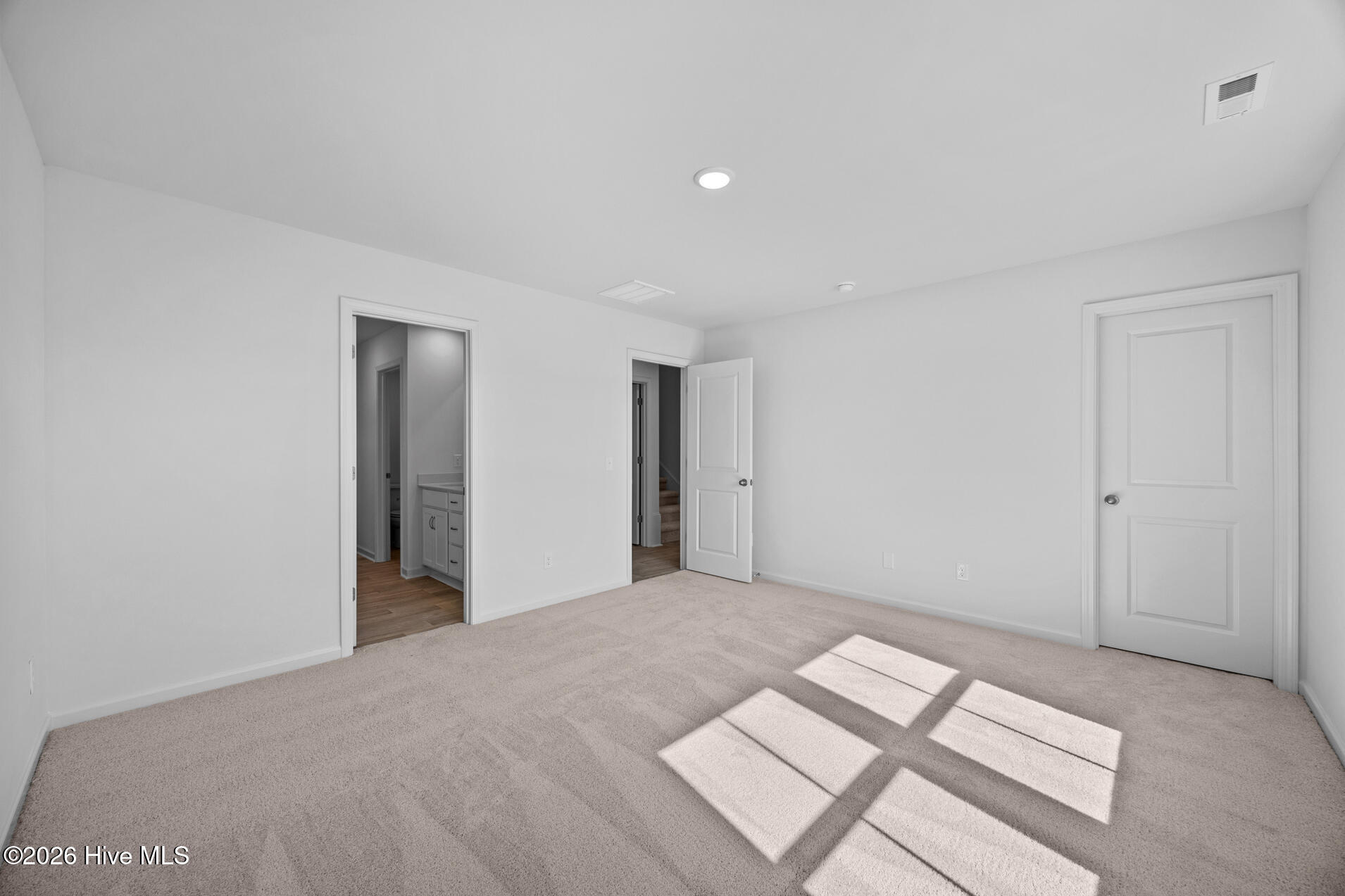 100522914 | Photo 12