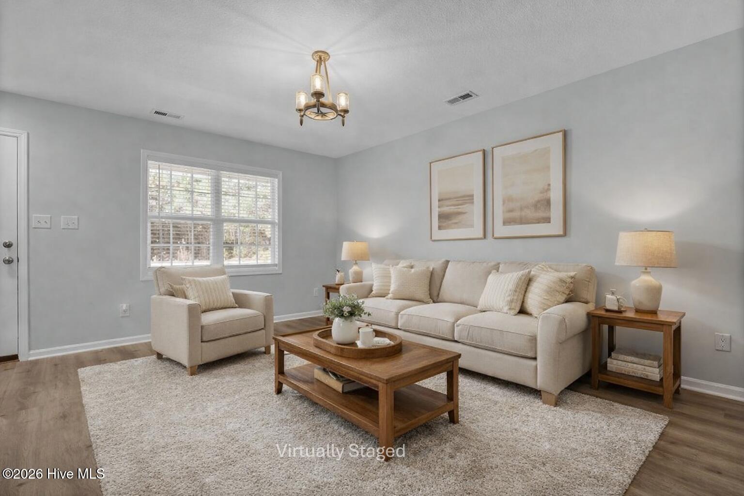 100548986 | Photo 11