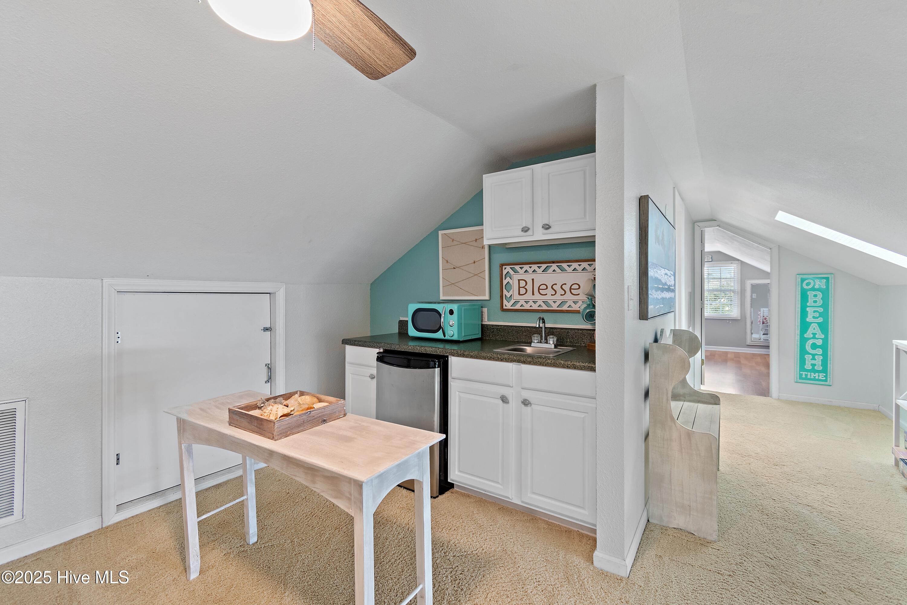 100544139 | Photo 46