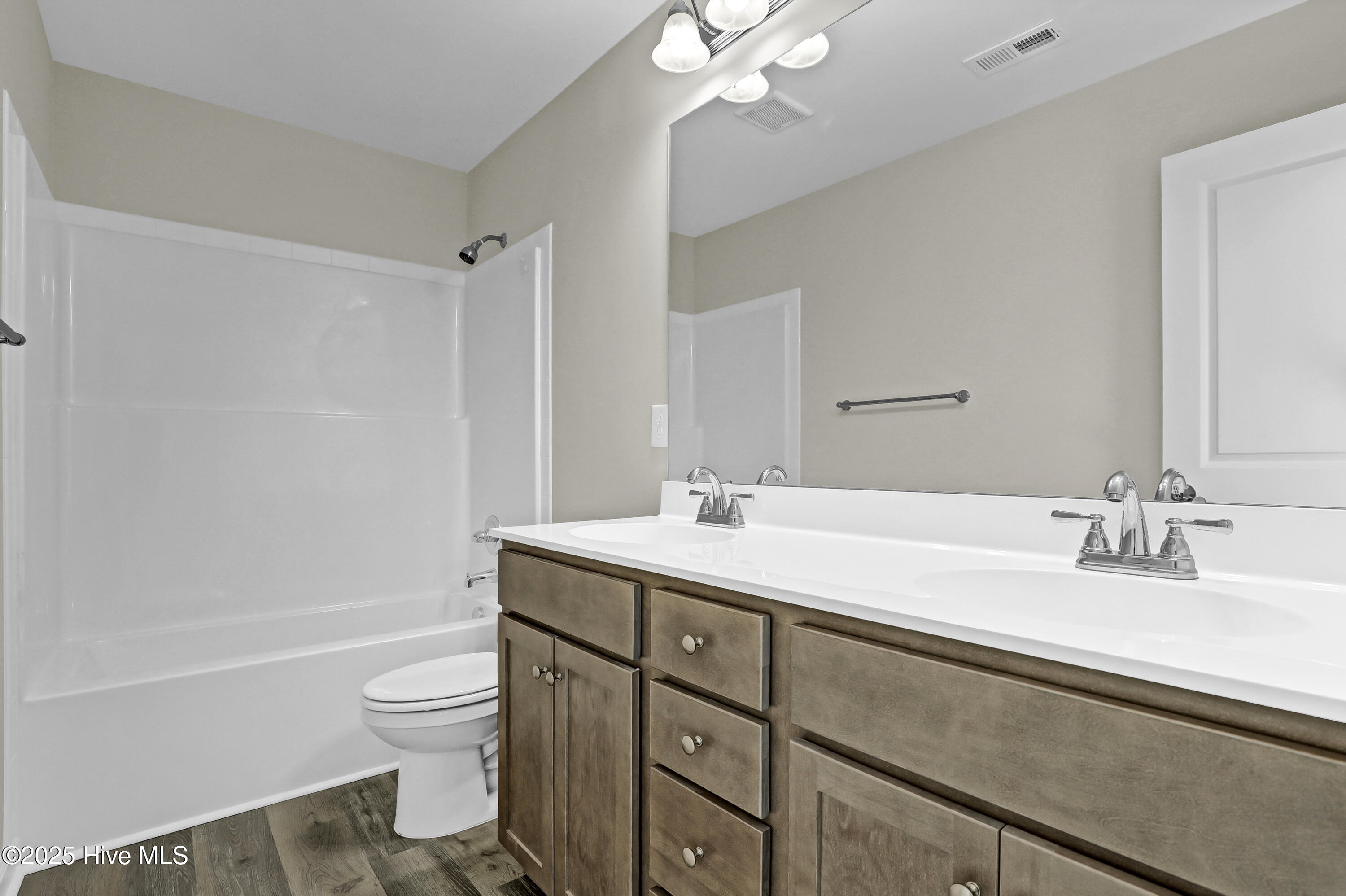 100461654 | Photo 22