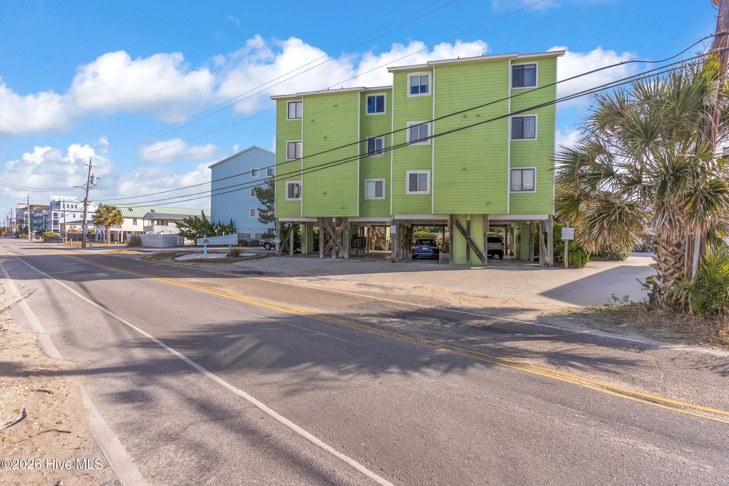 100550686 | Photo 22