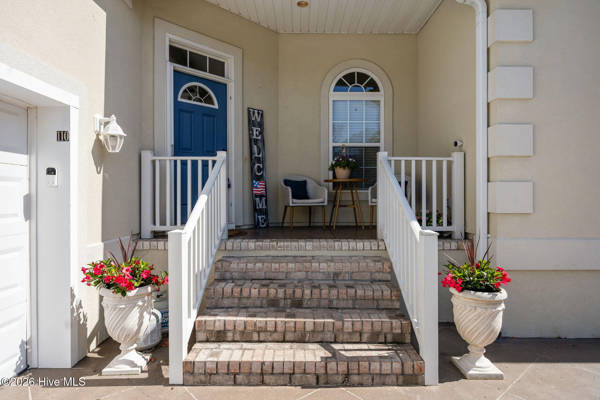 100569255 | Photo 26