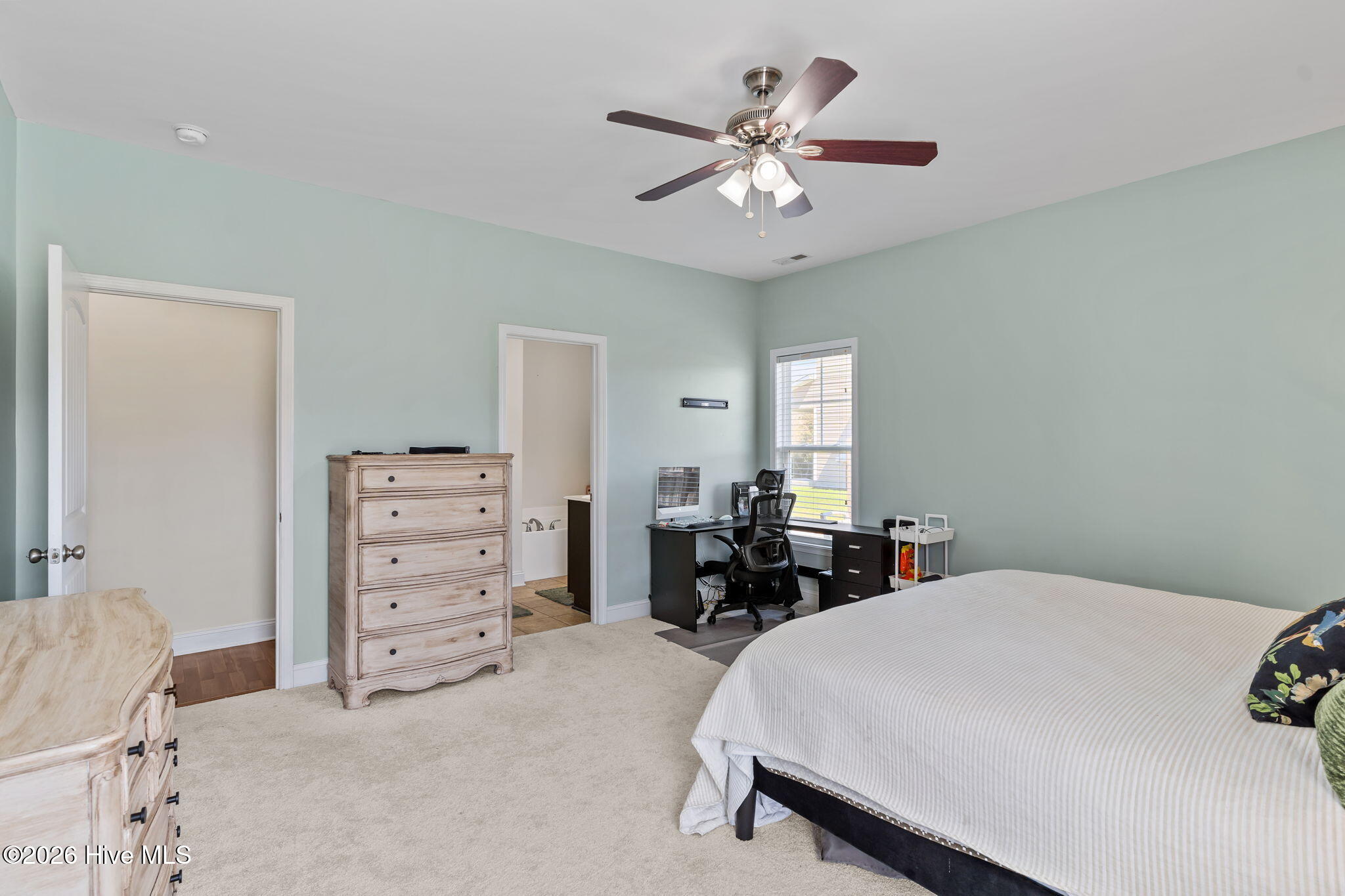 100561323 | Photo 20