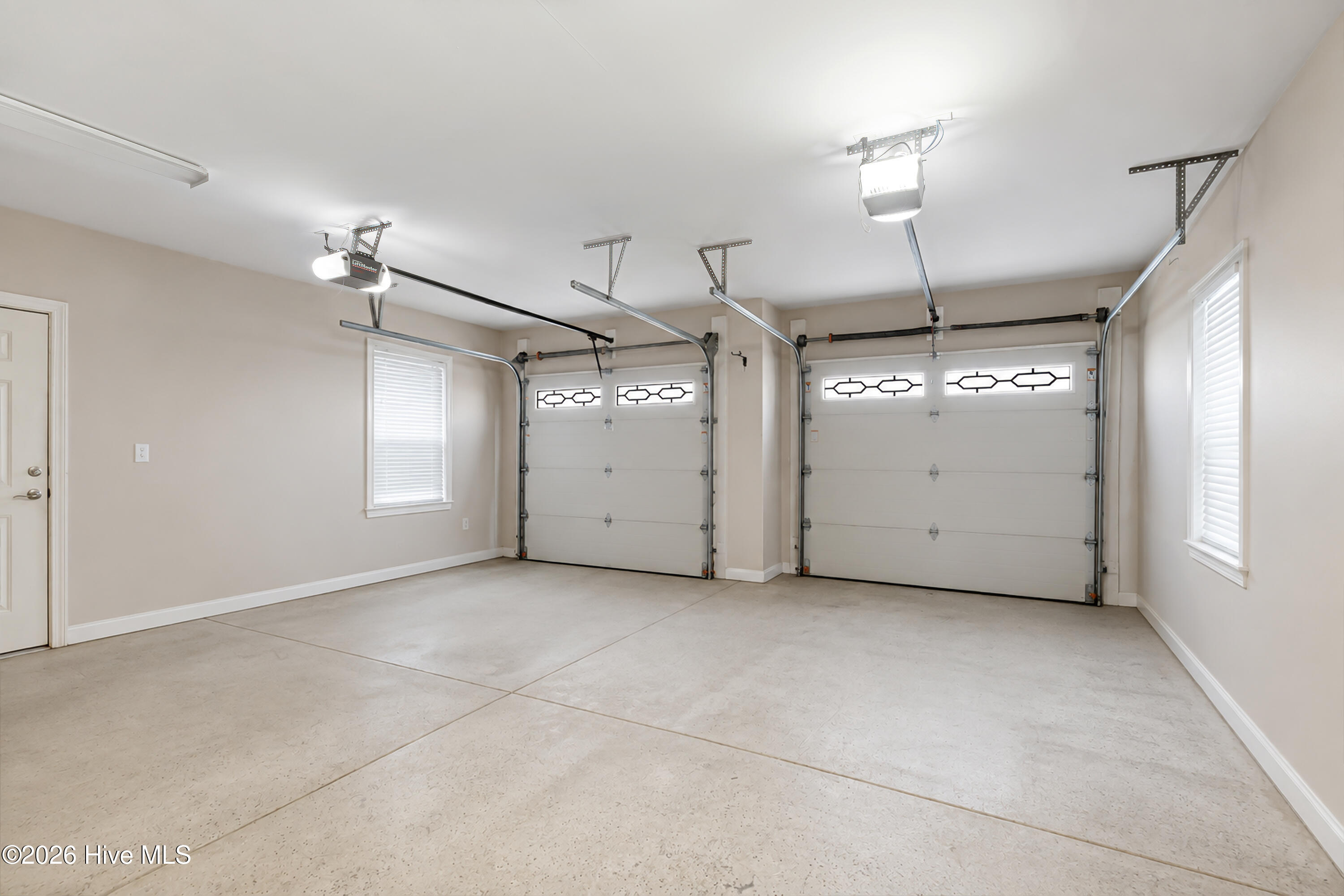 412 Waverly Court,Newport