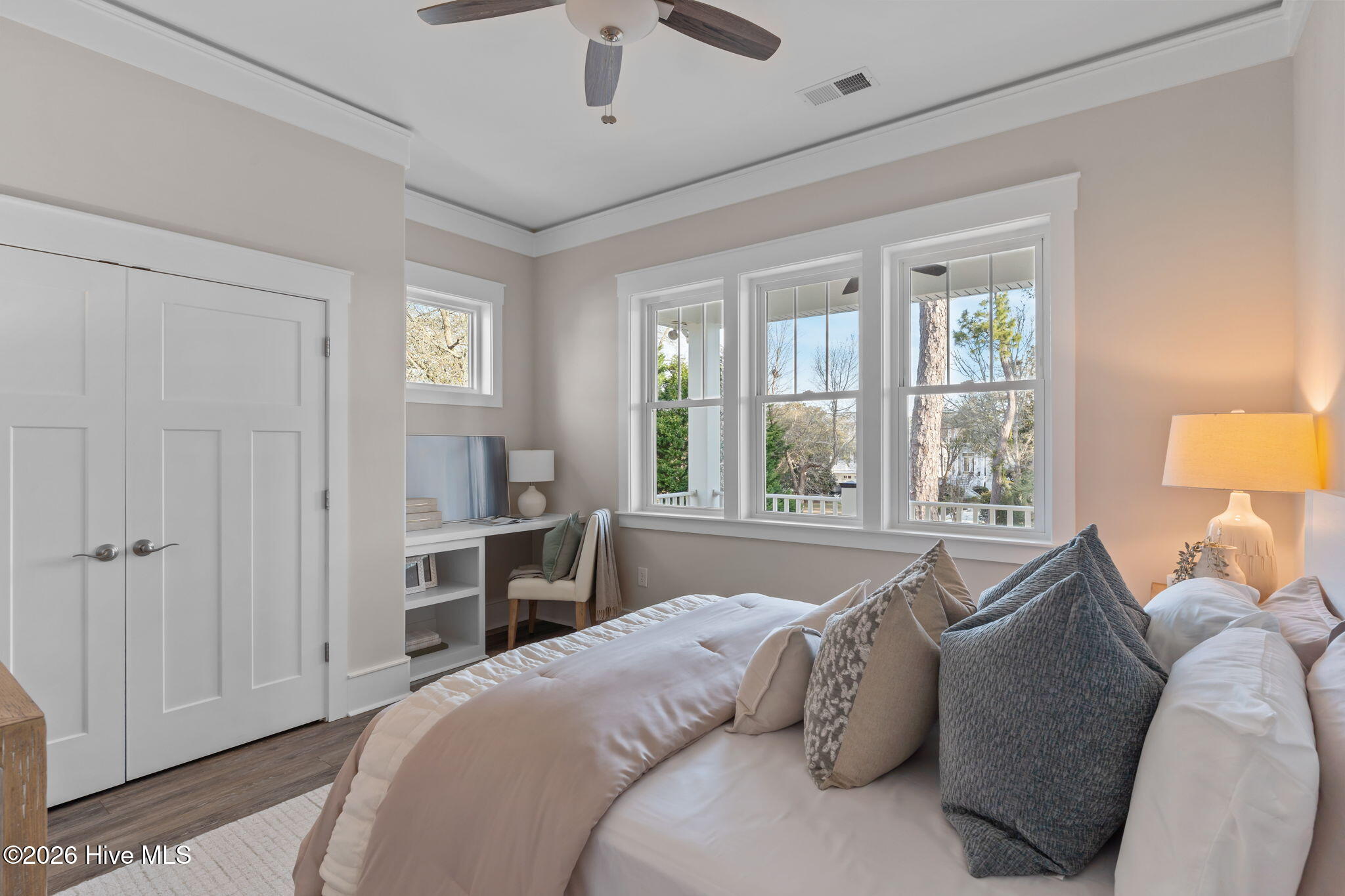 100561647 | Photo 14