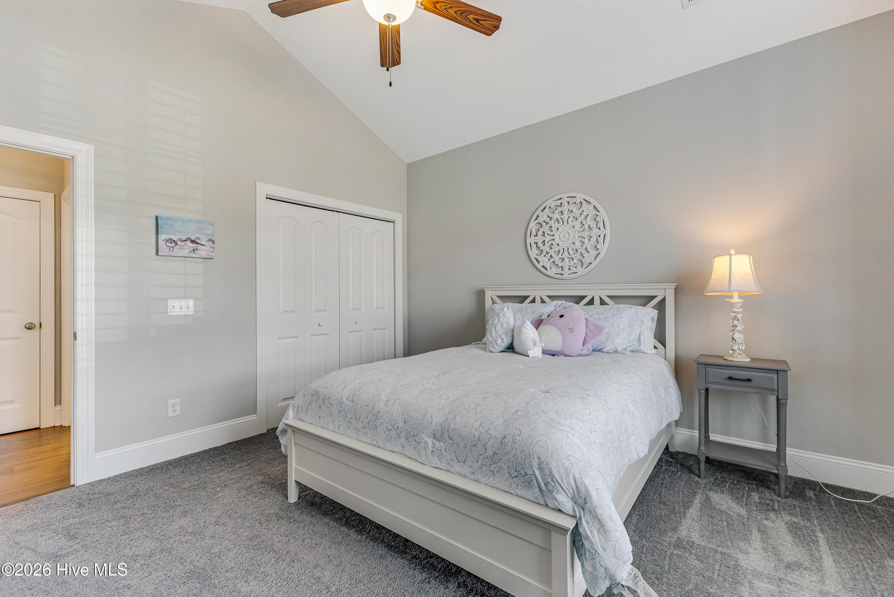 100553898 | Photo 25