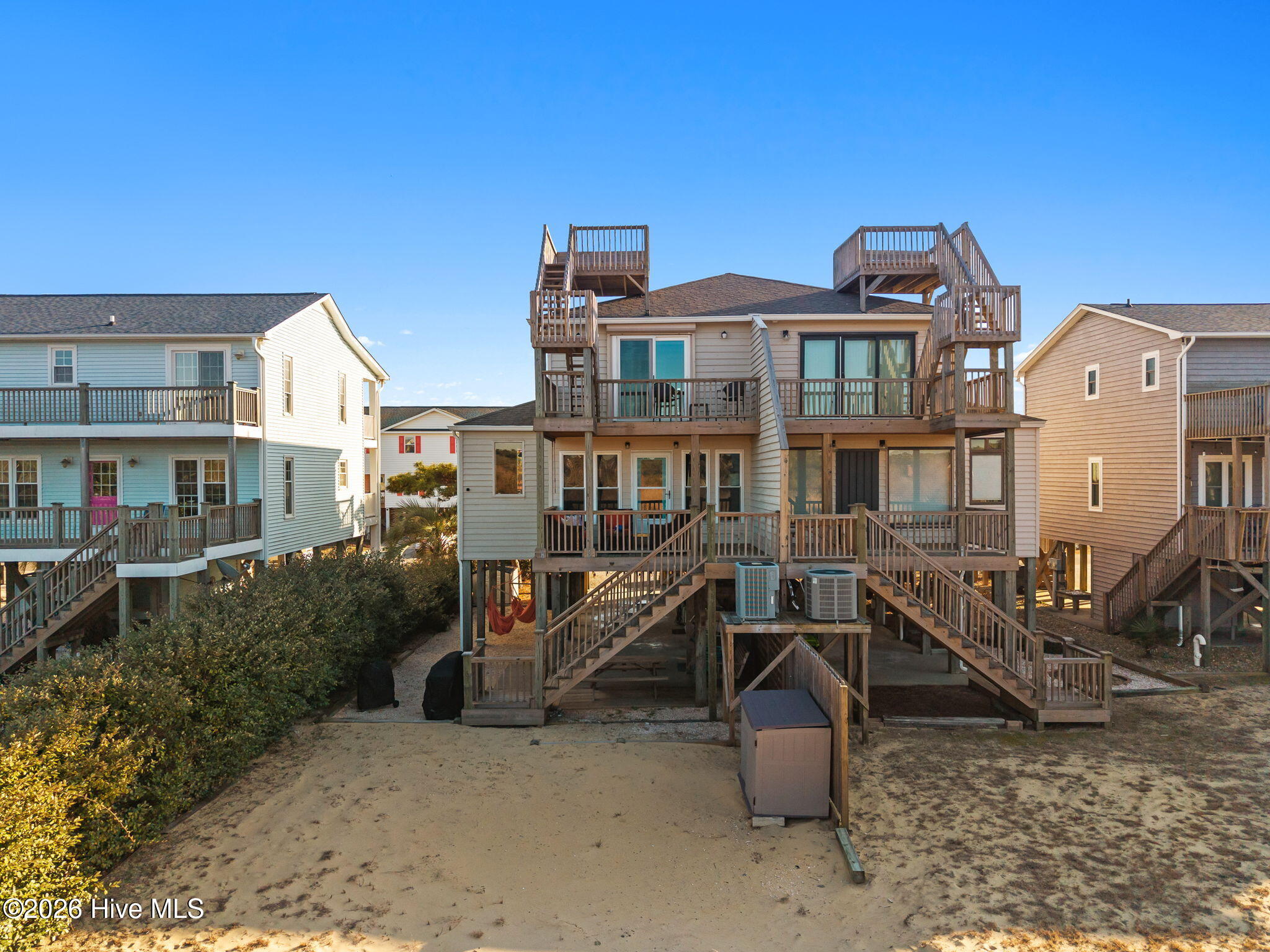 100553073 | Photo 47