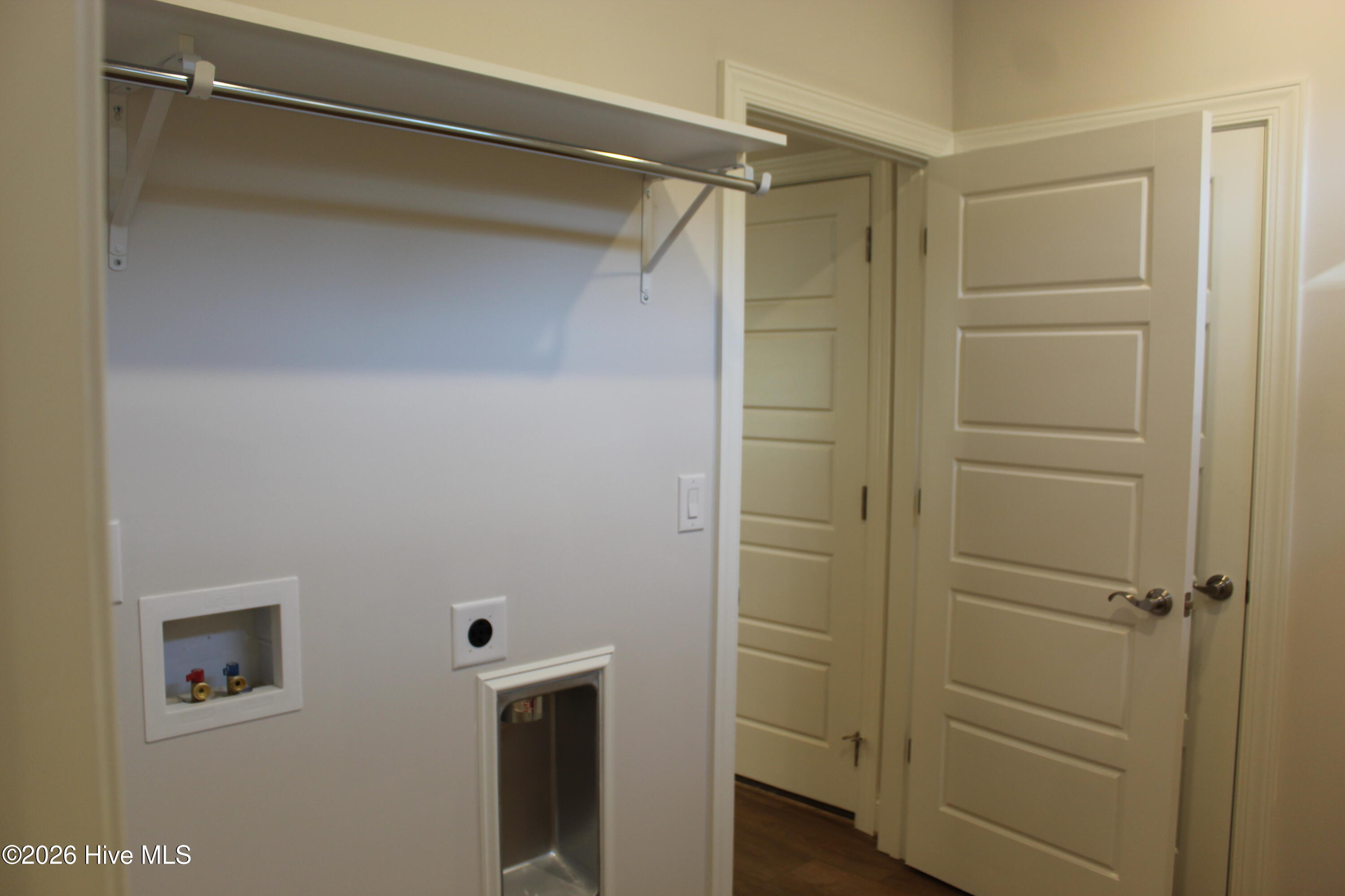 100536128 | Photo 14