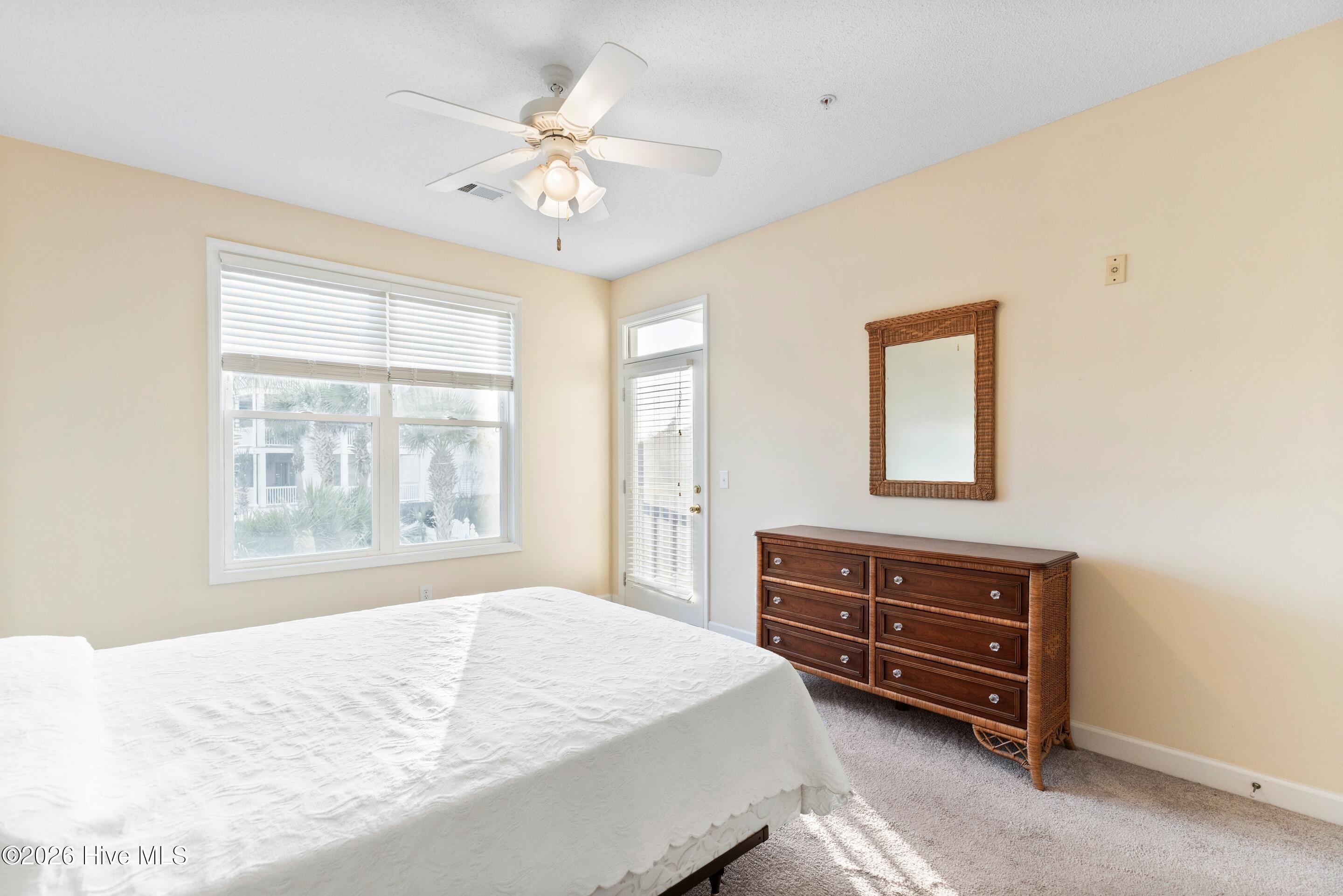 100548206 | Photo 33