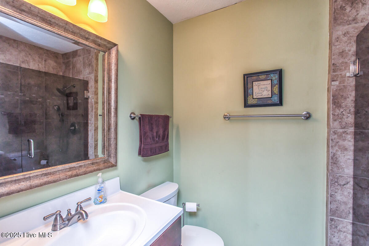 100530342 | Photo 13