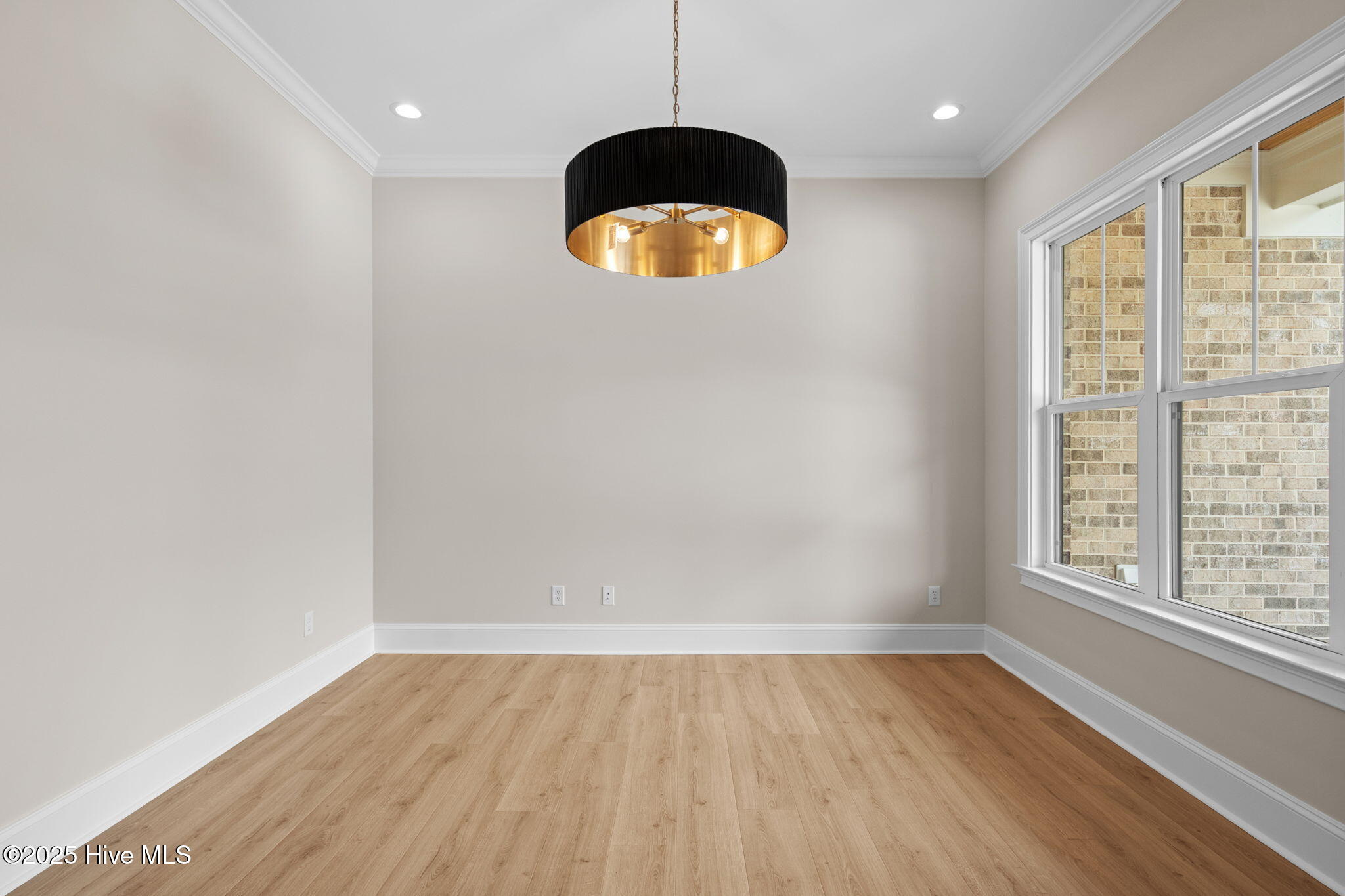 100547406 | Photo 37