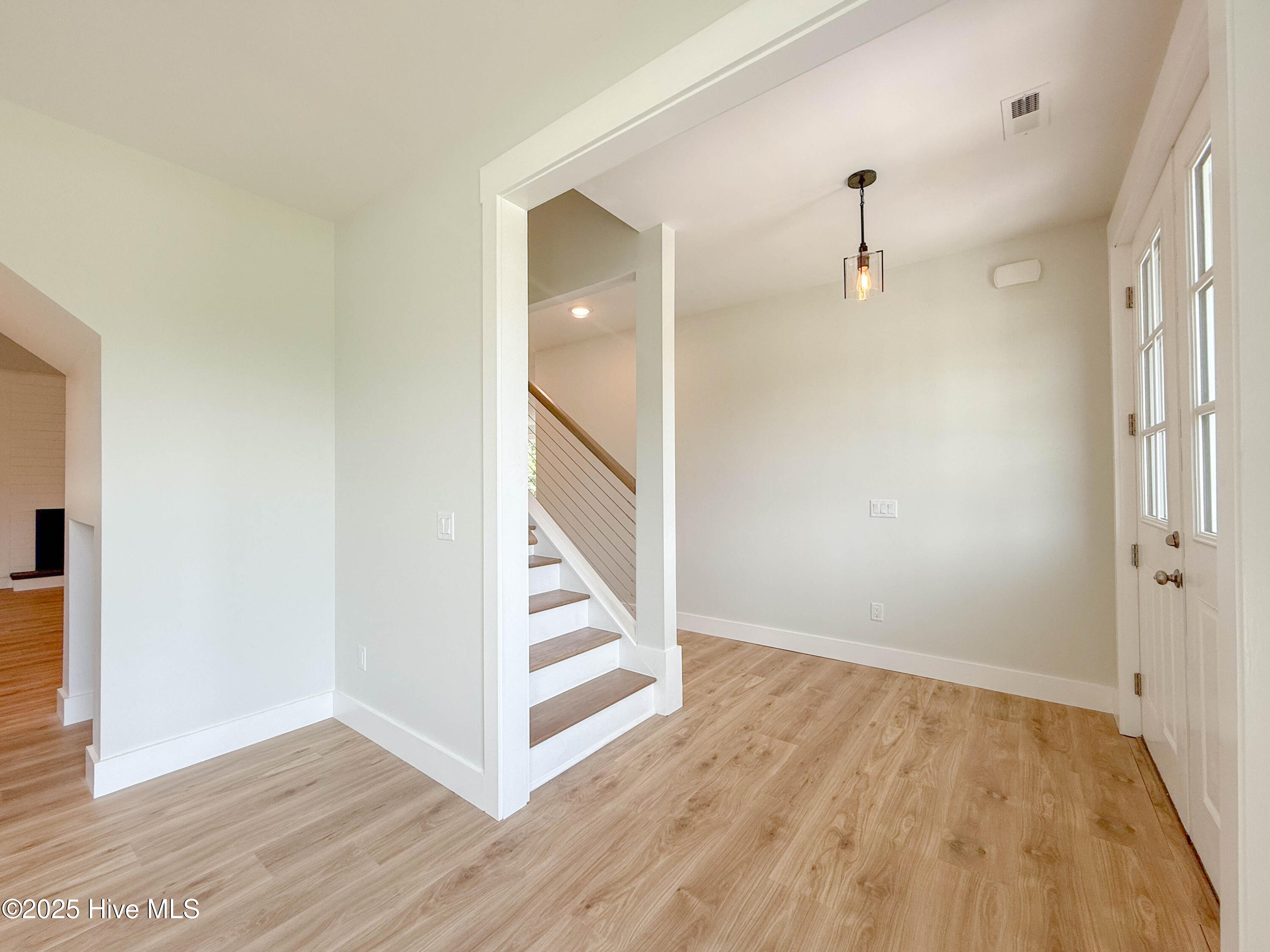 100559768 | Photo 10