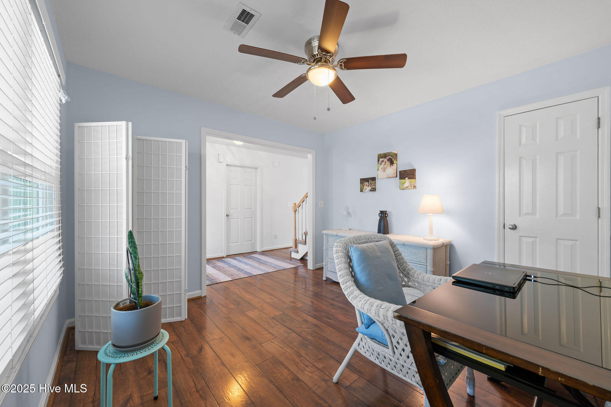 100541401 | Photo 26