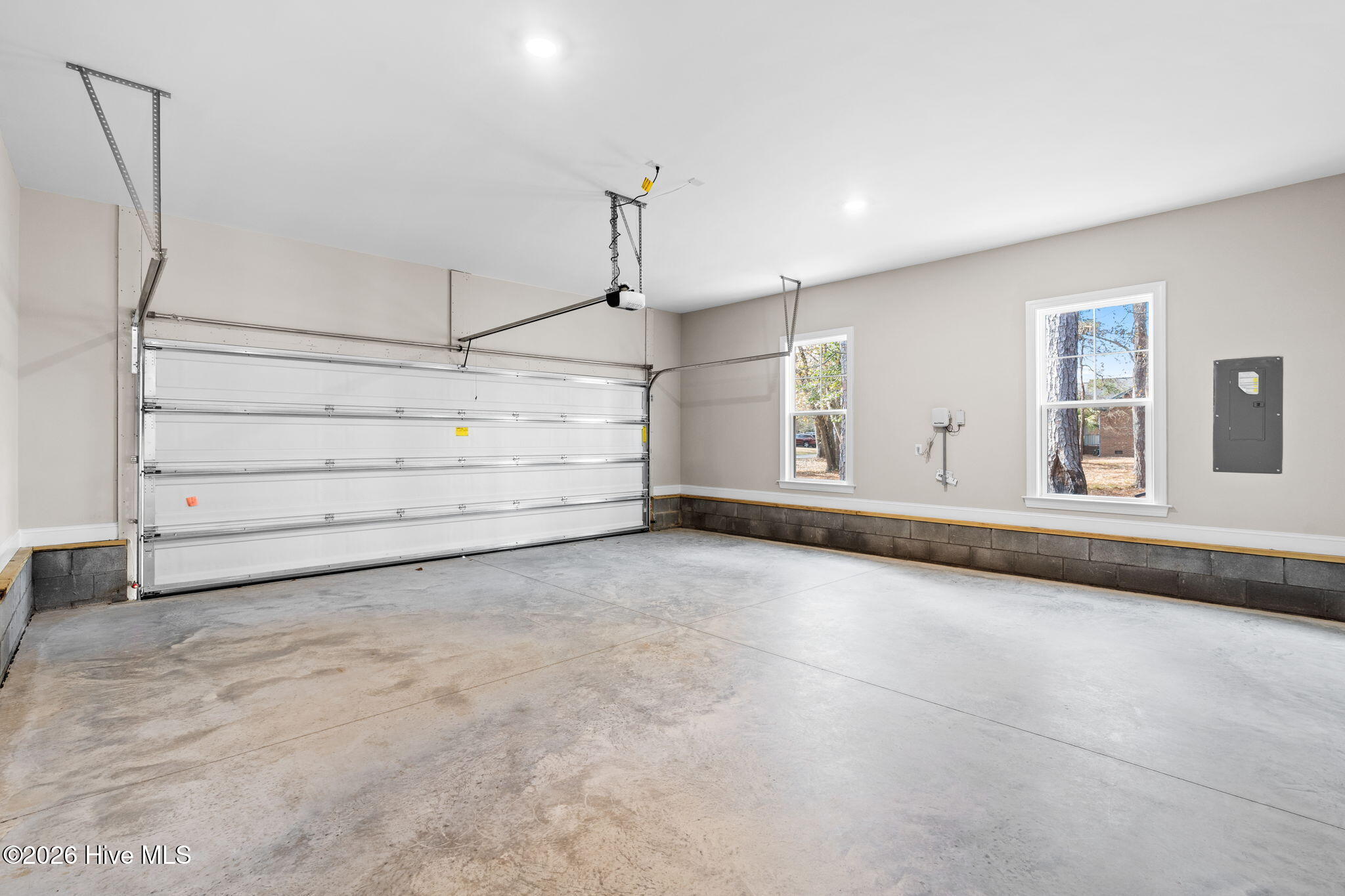 100537582 | Photo 33