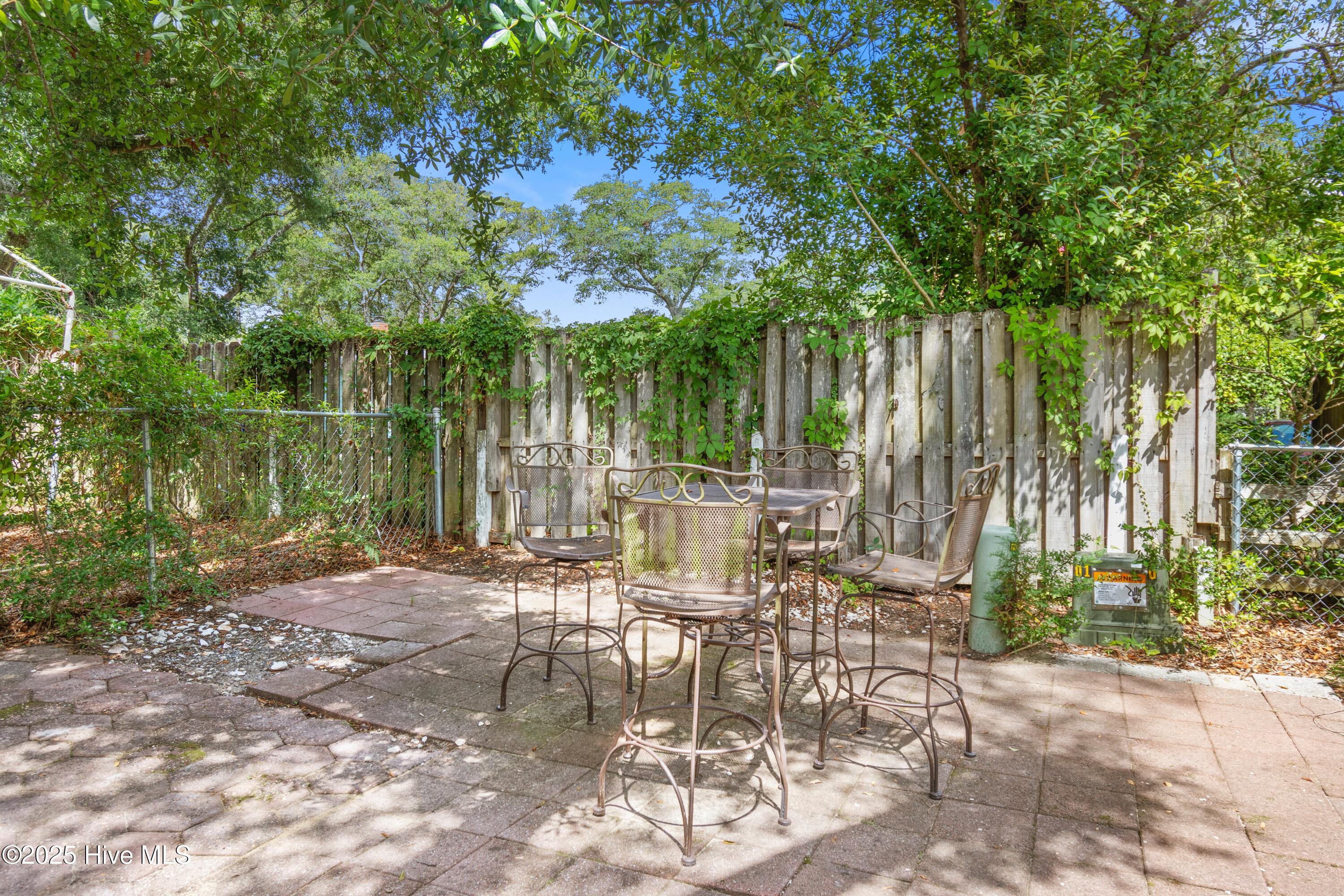 100522273 | Photo 28