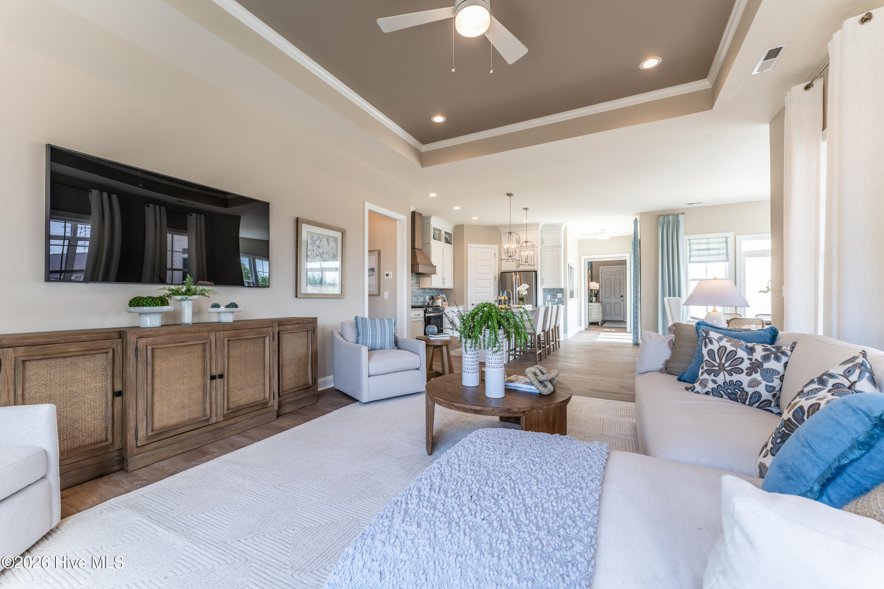 100568461 | Photo 12