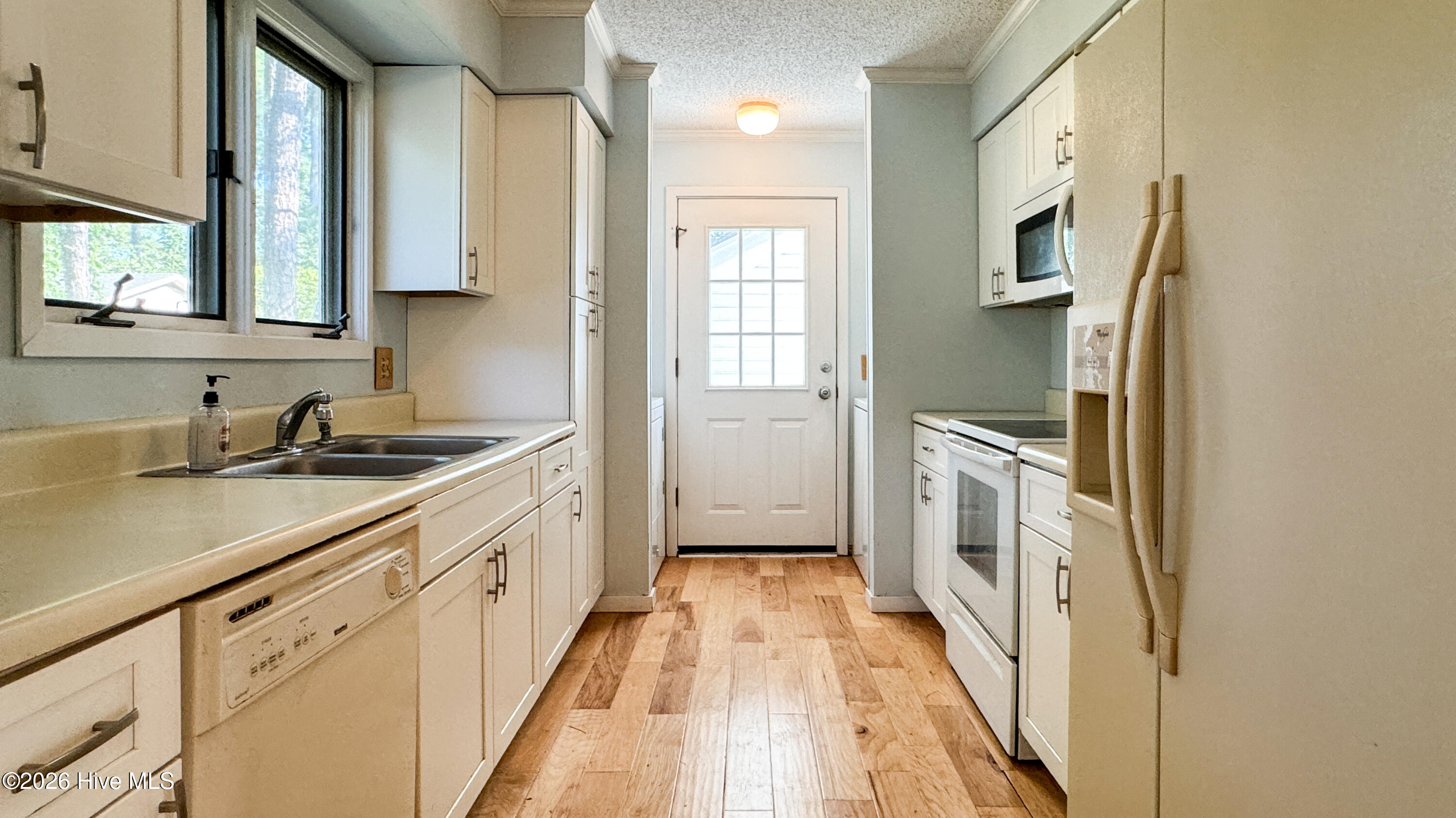 100565099 | Photo 14