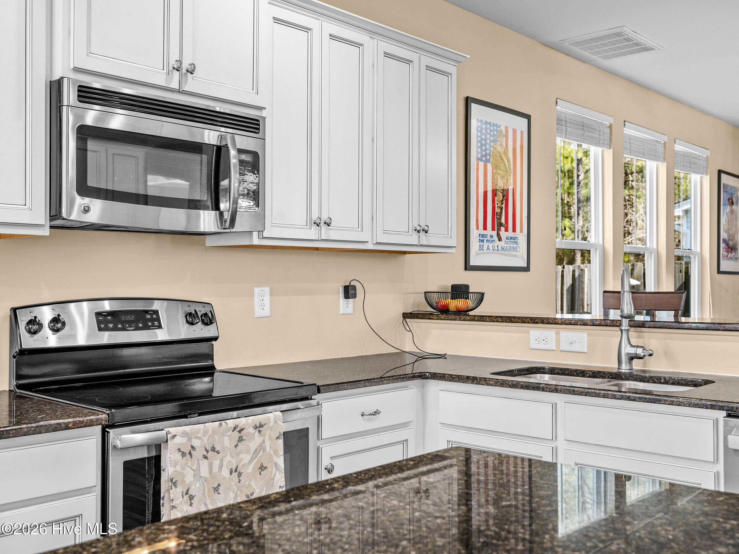 100562428 | Photo 25