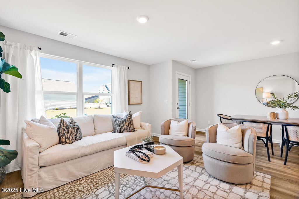 100557051 | Photo 18