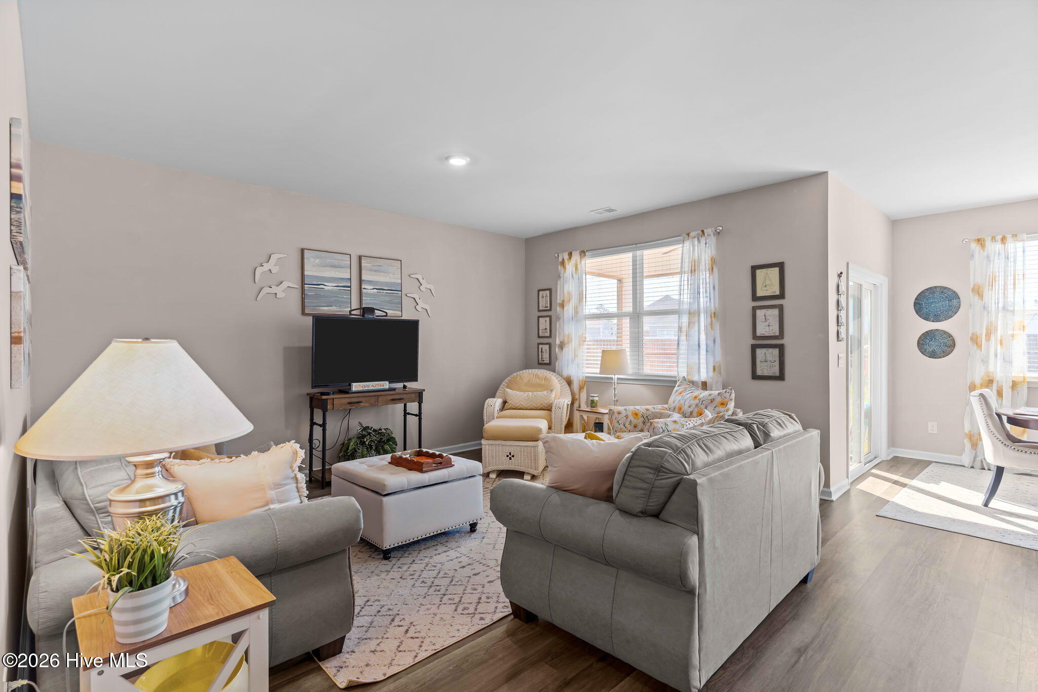 100569205 | Photo 15