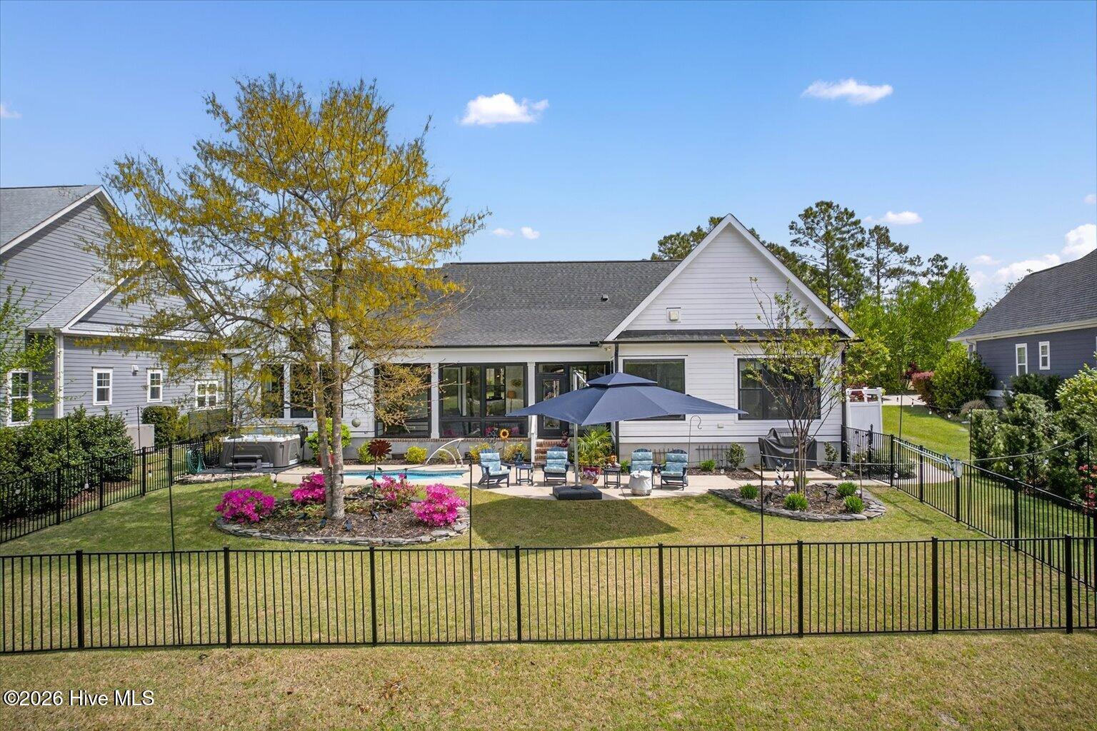 100566266 | Photo 57