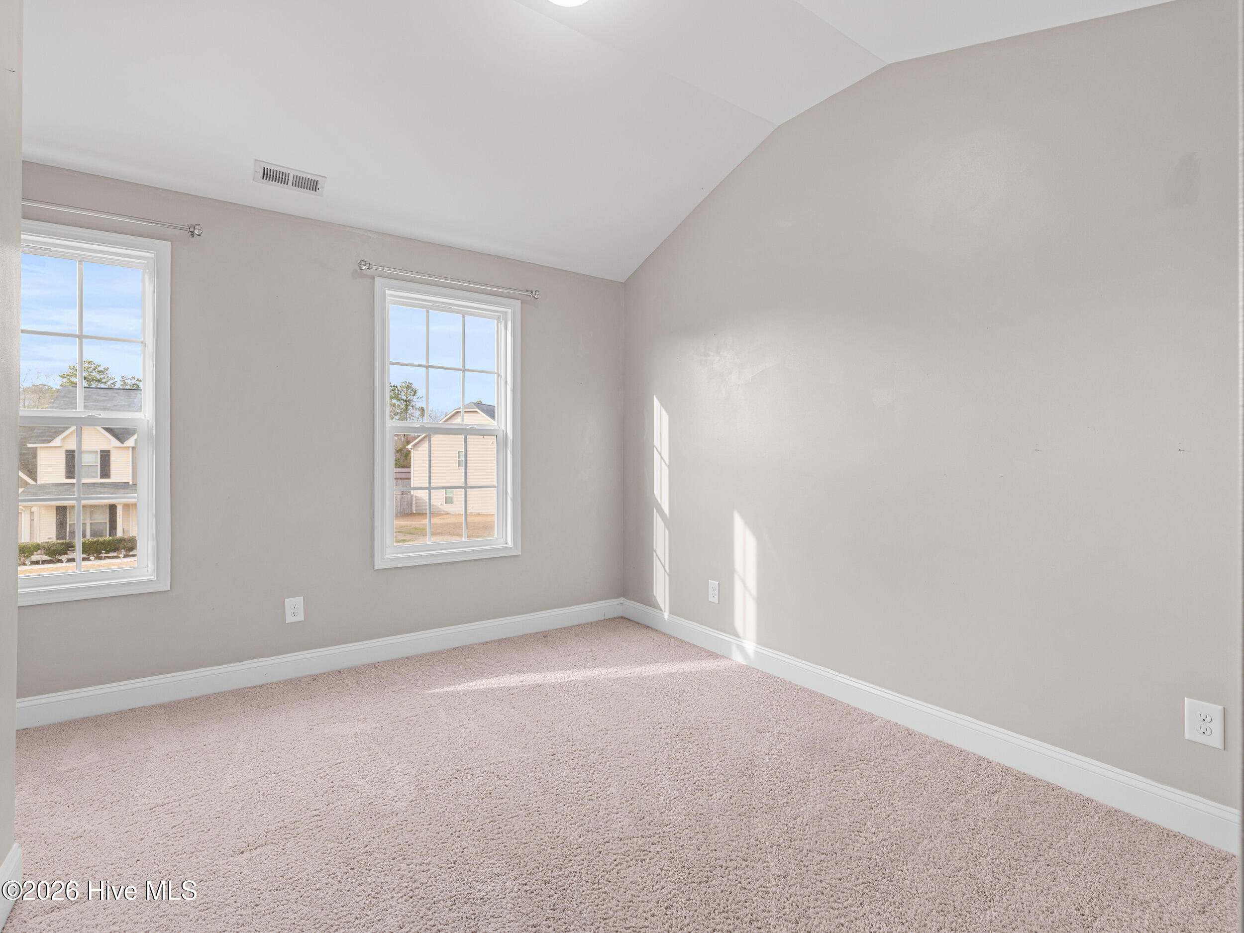 100547442 | Photo 39