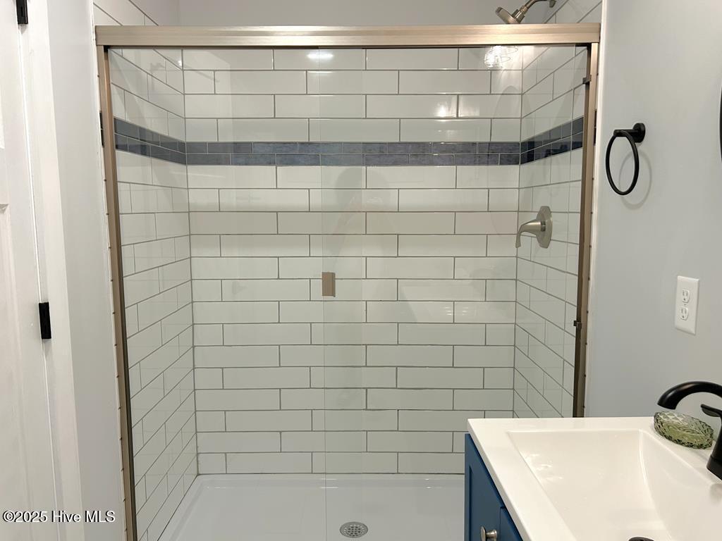 100533817 | Photo 28