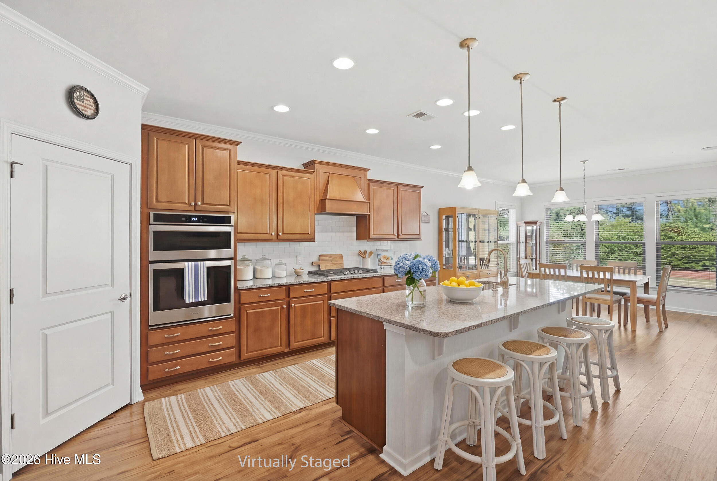 100565292 | Photo 12