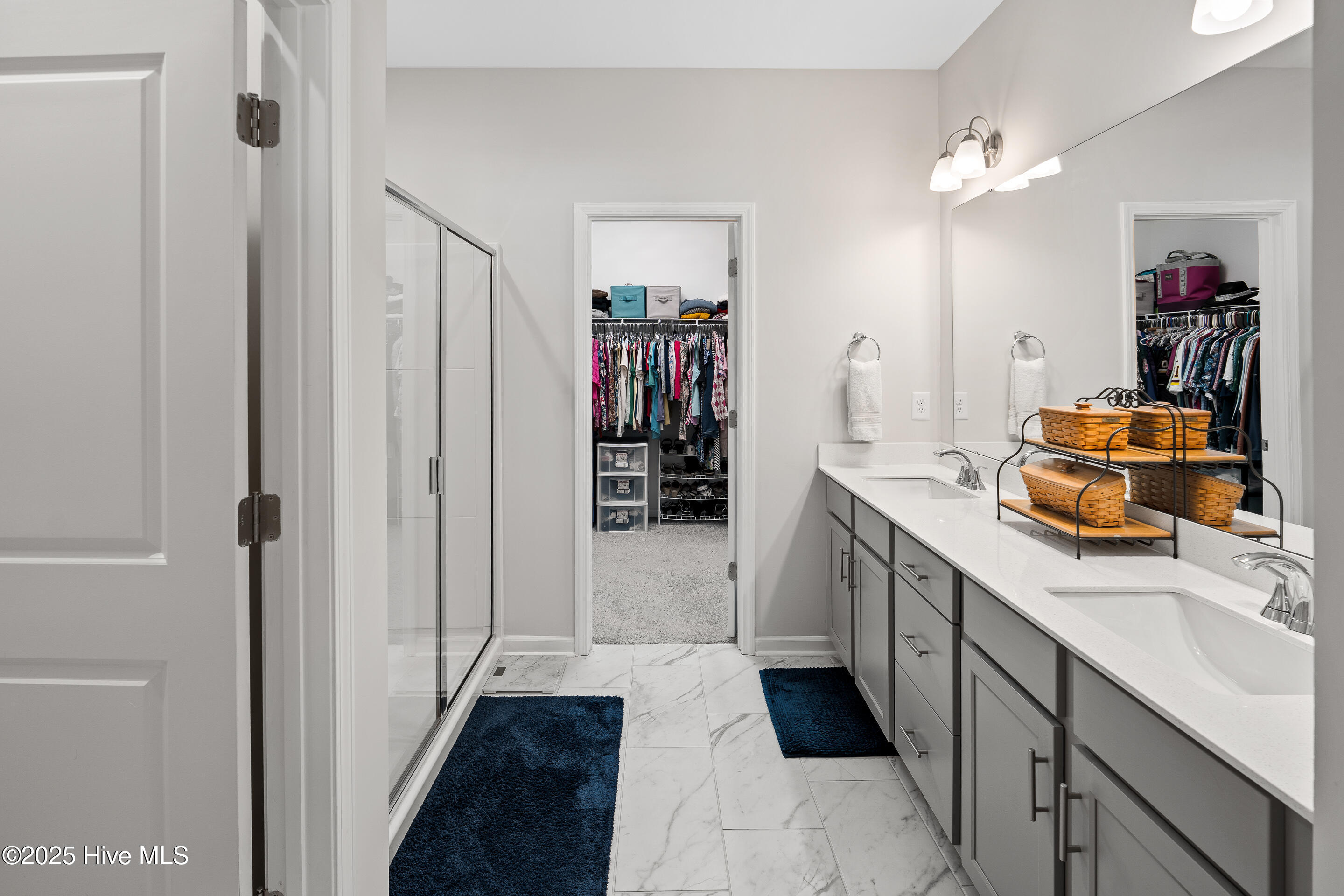 100535535 | Photo 23