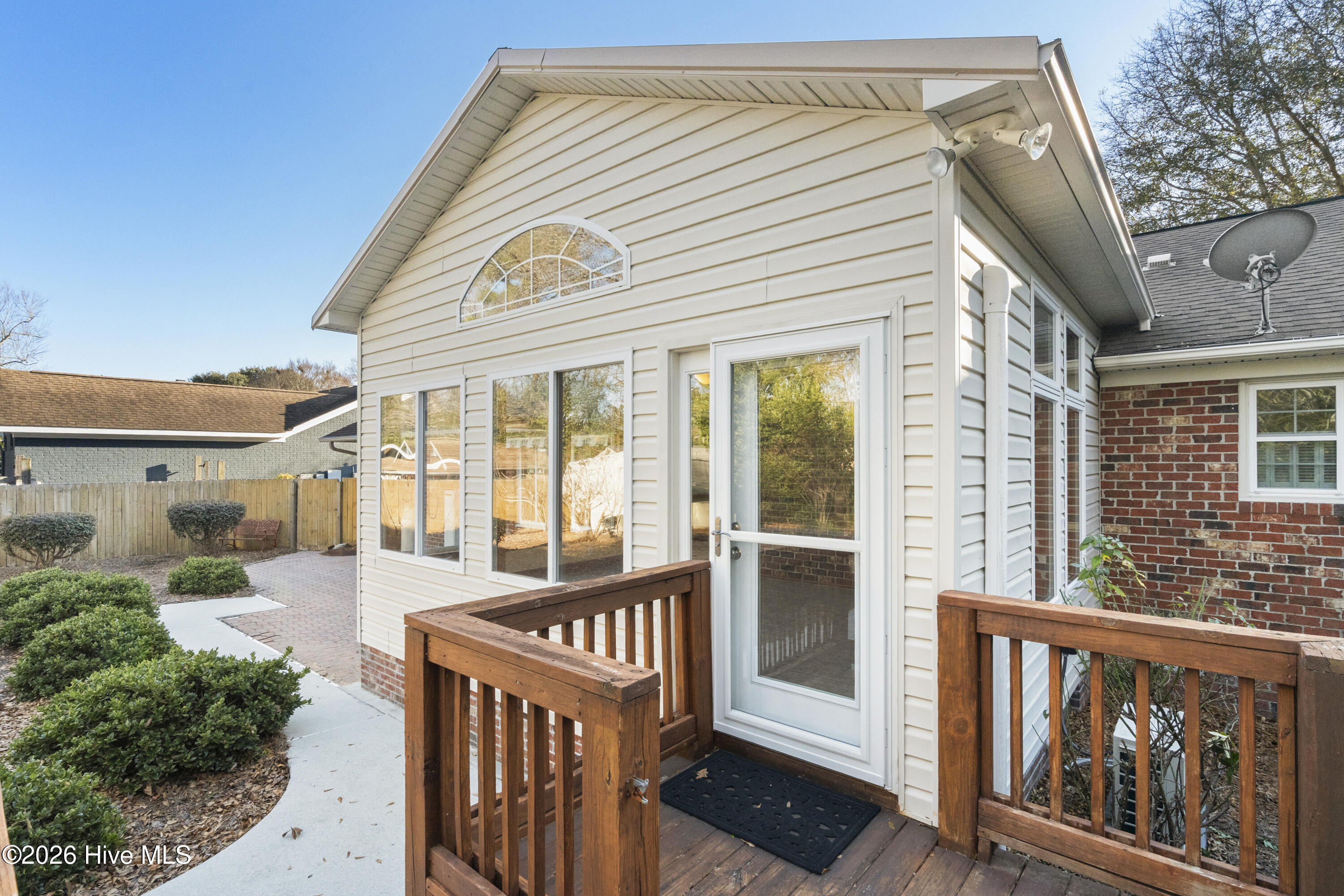 100549887 | Photo 58