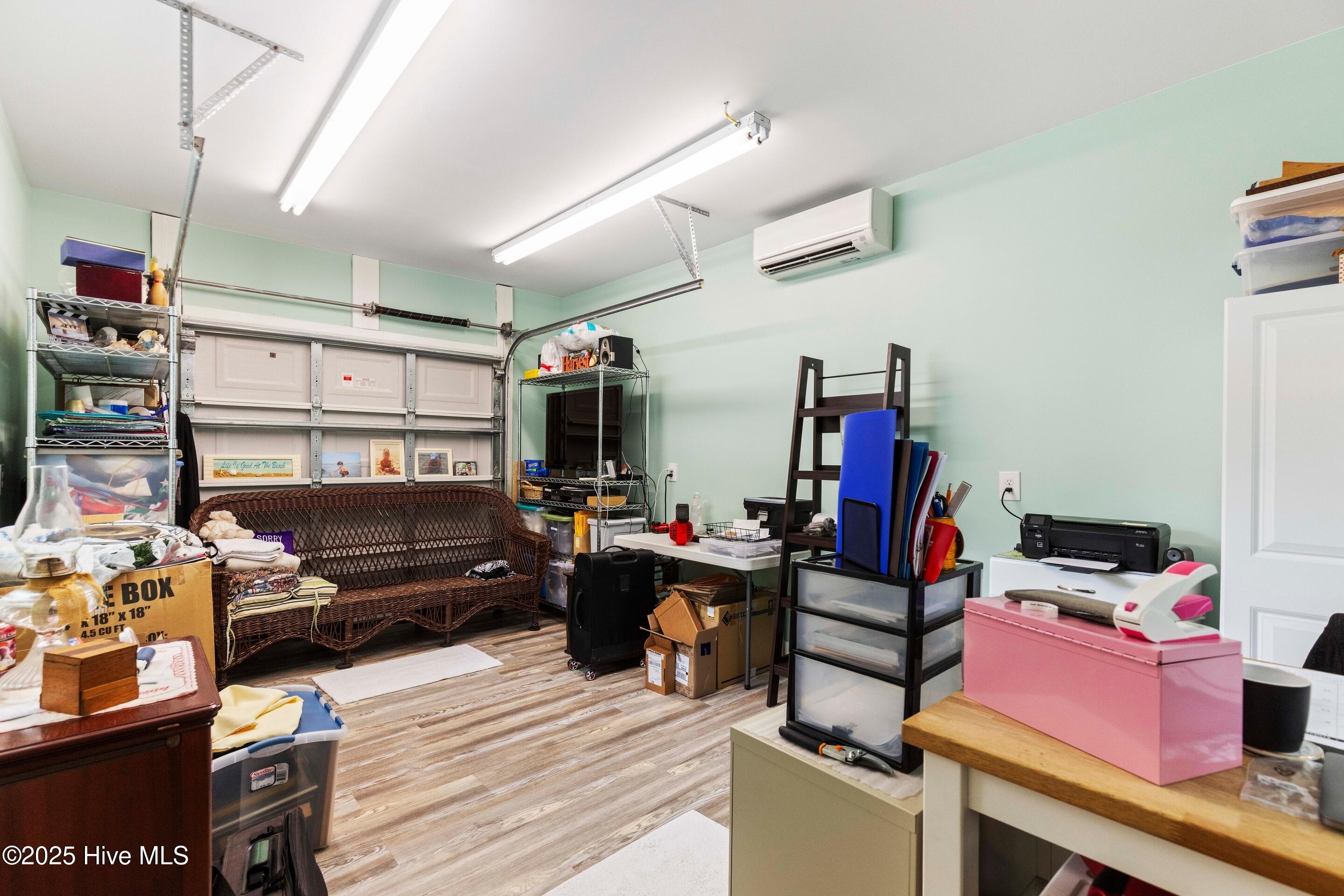 100526521 | Photo 61