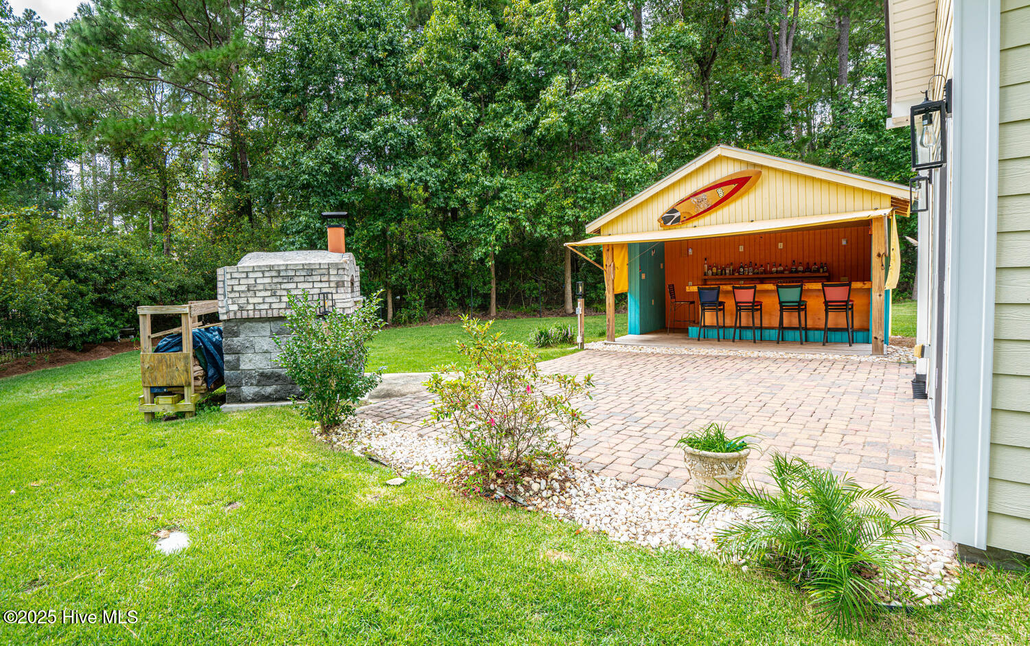 100530815 | Photo 30