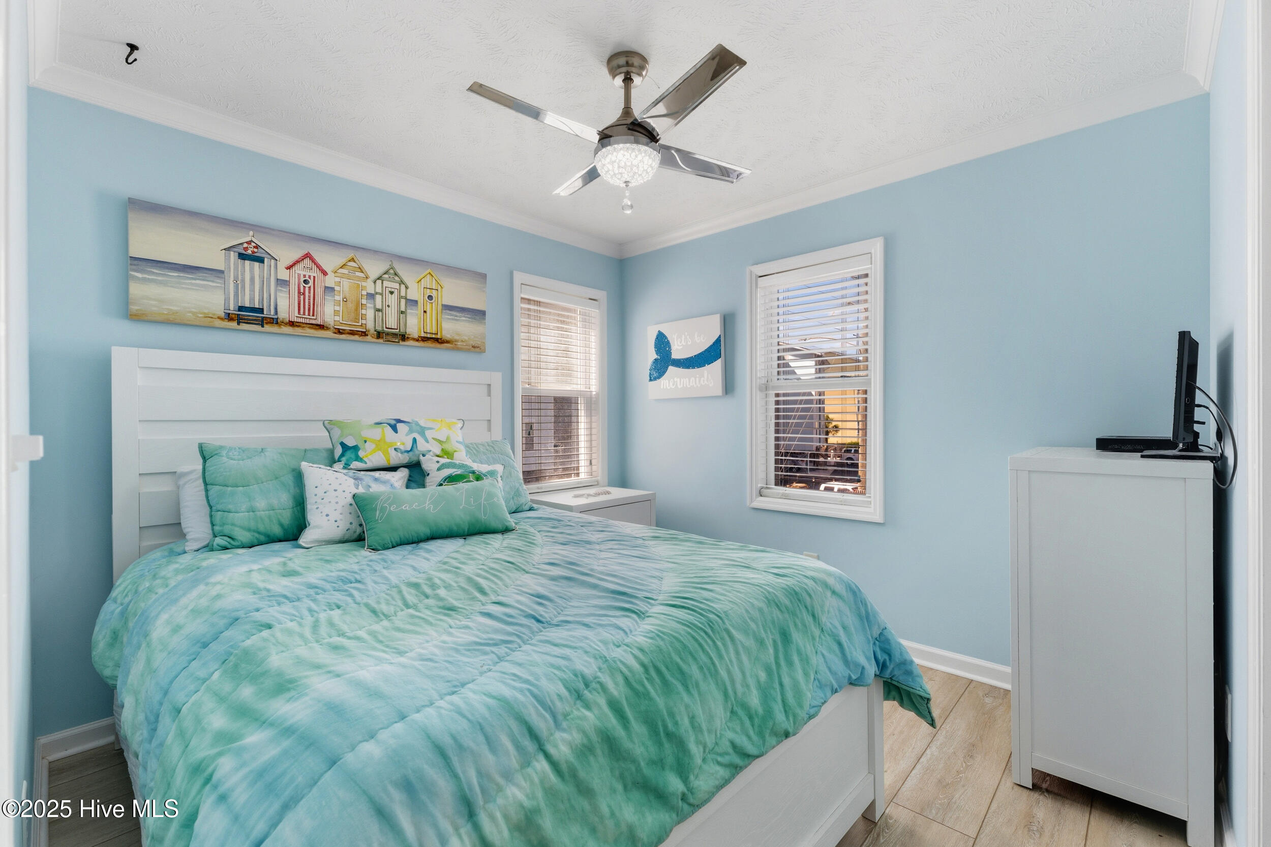 100535212 | Photo 30