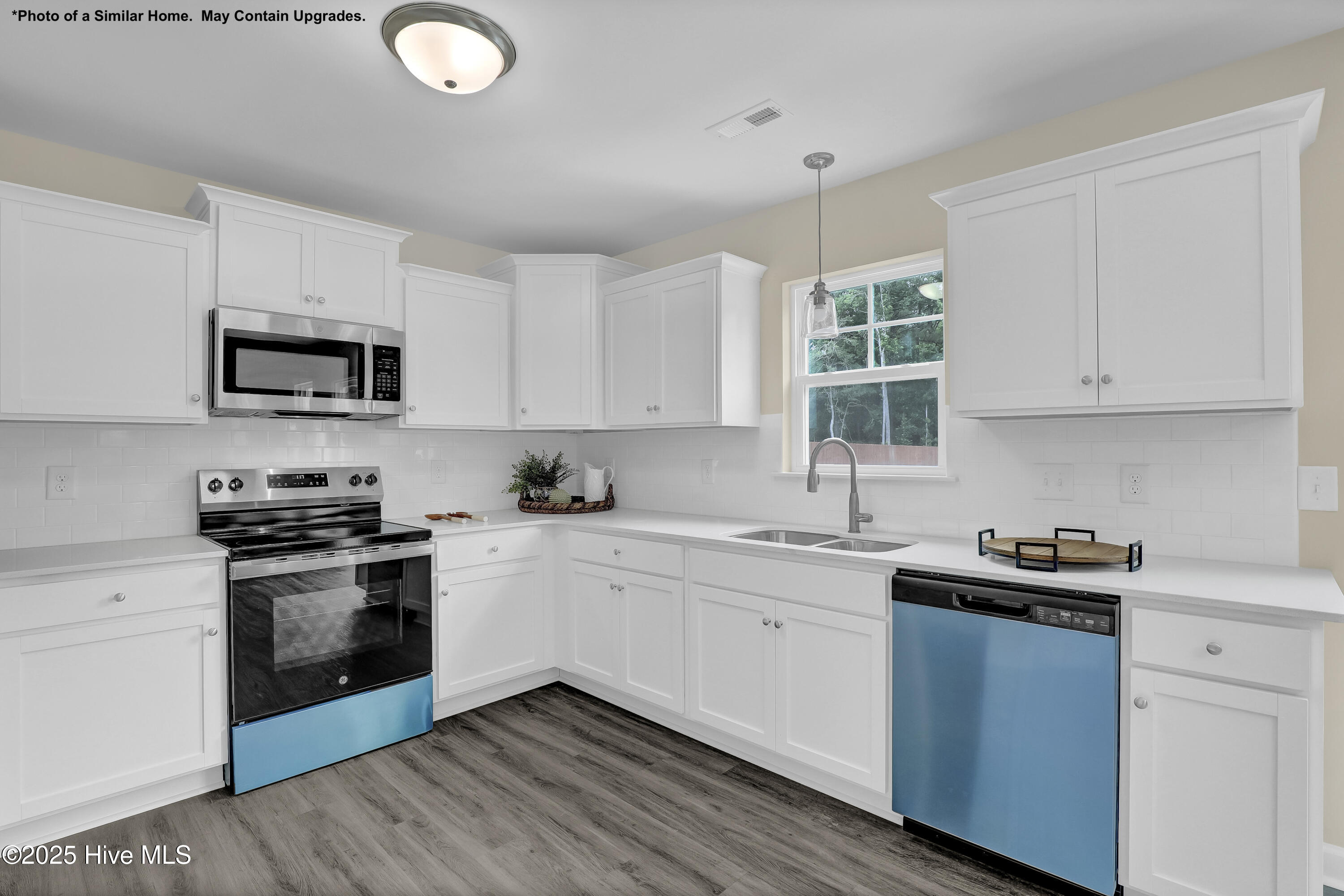 100514032 | Photo 11