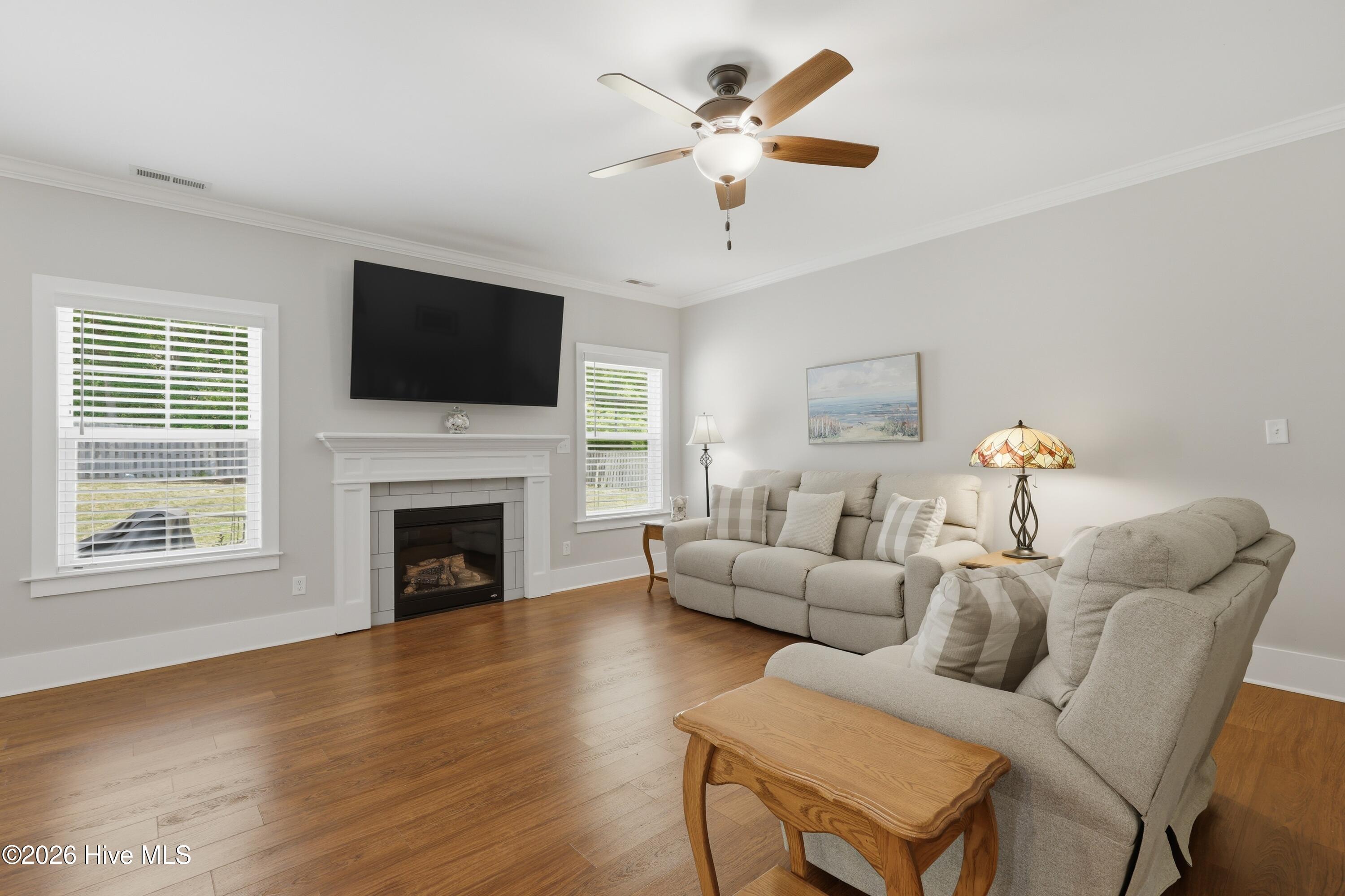 100569472 | Photo 16