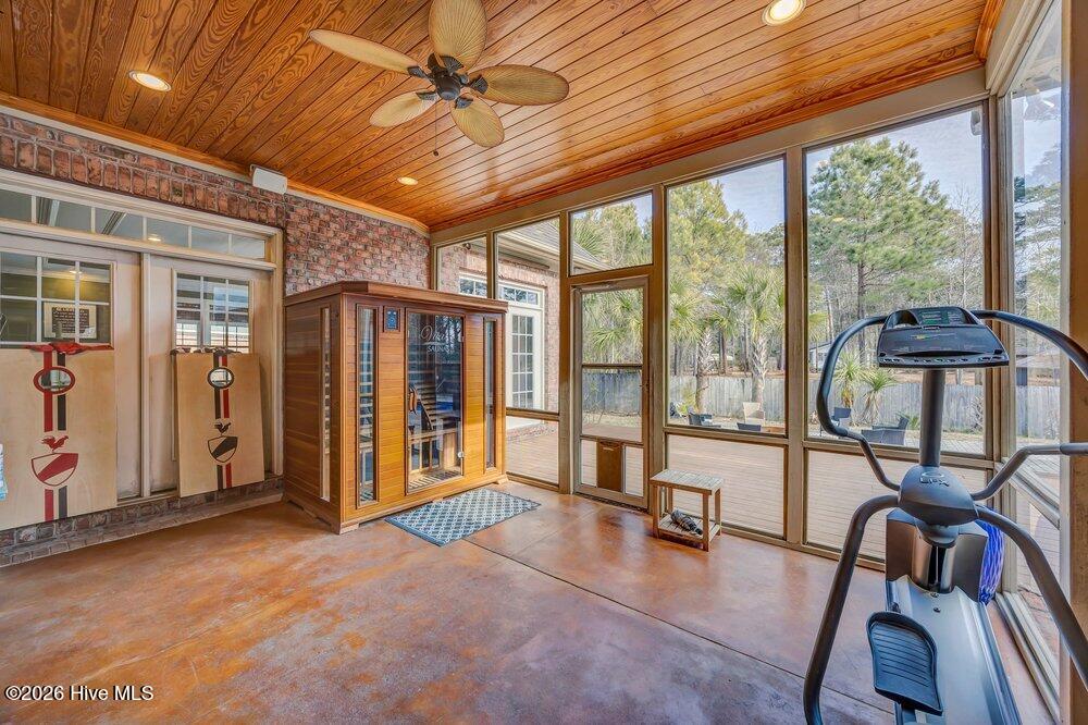 100552674 | Photo 25