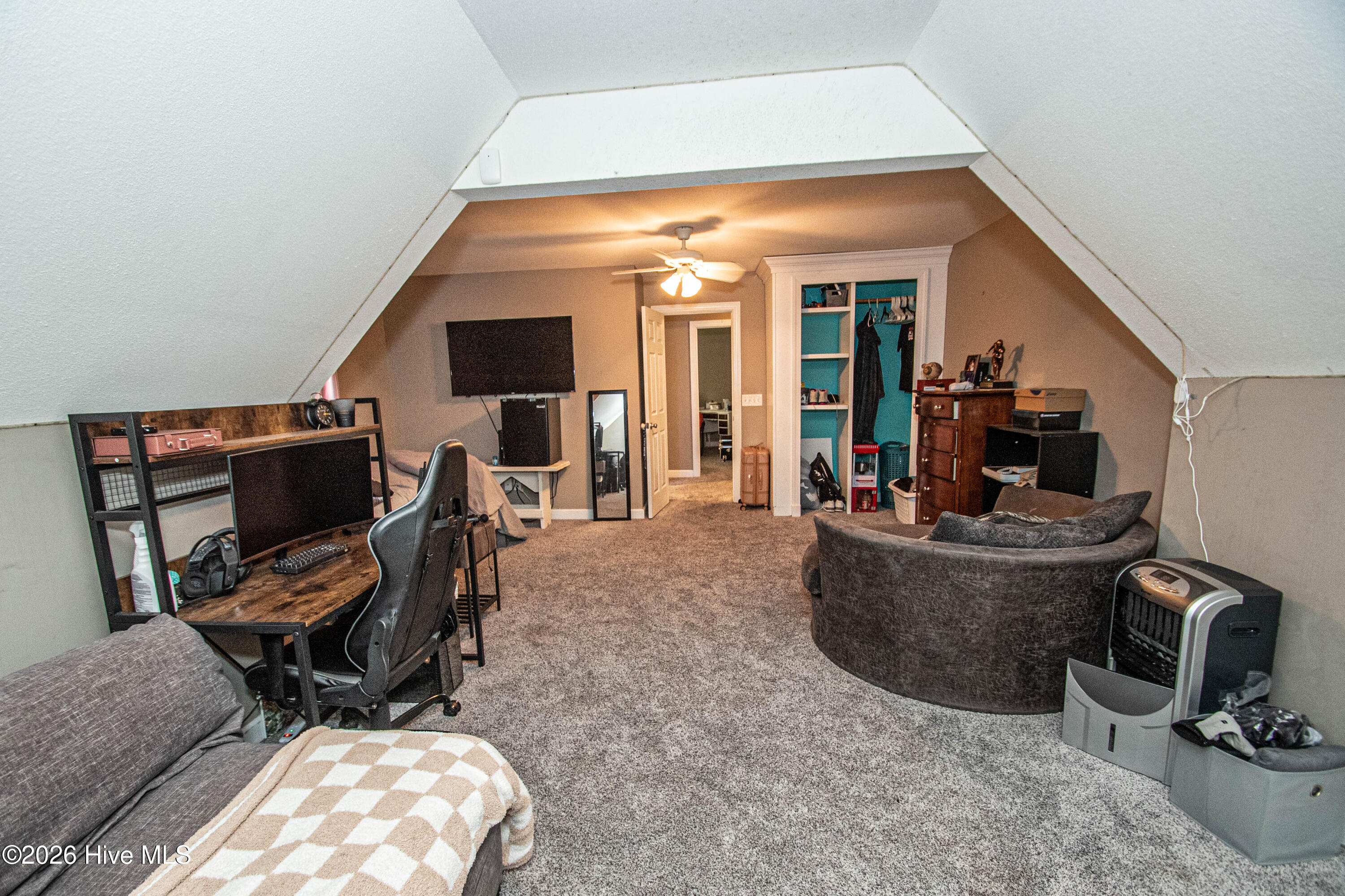 100553026 | Photo 66