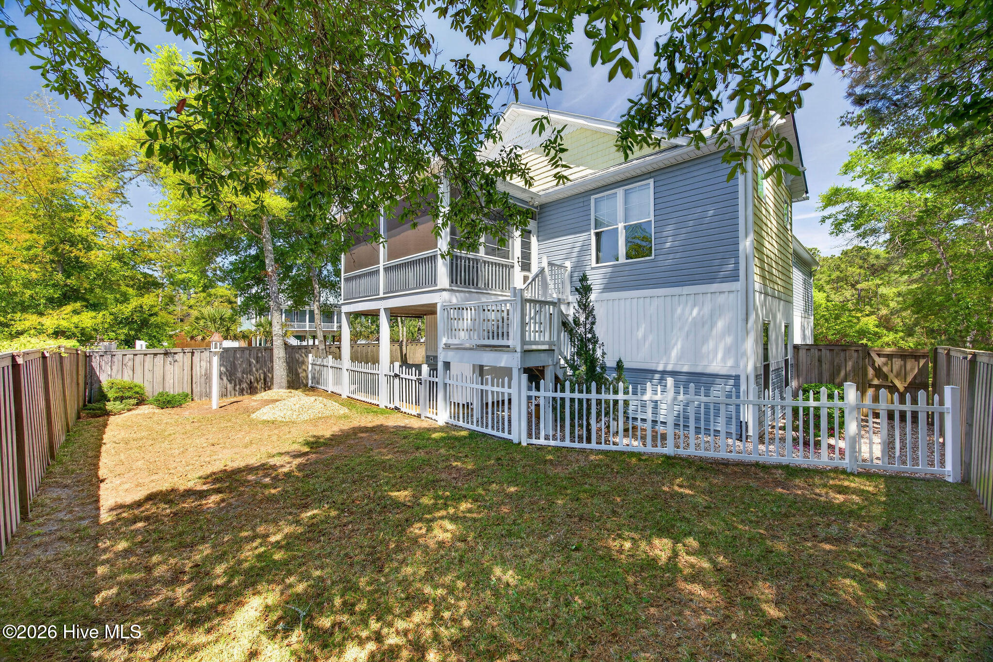 100548622 | Photo 50