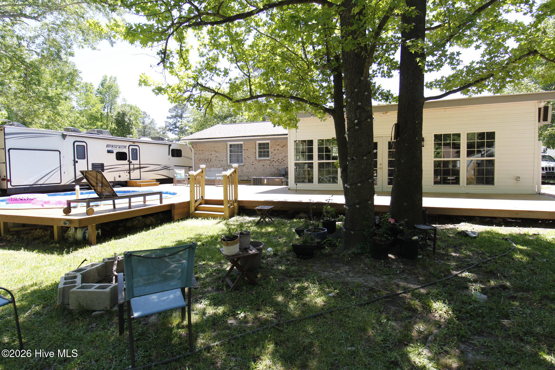 100569705 | Photo 29