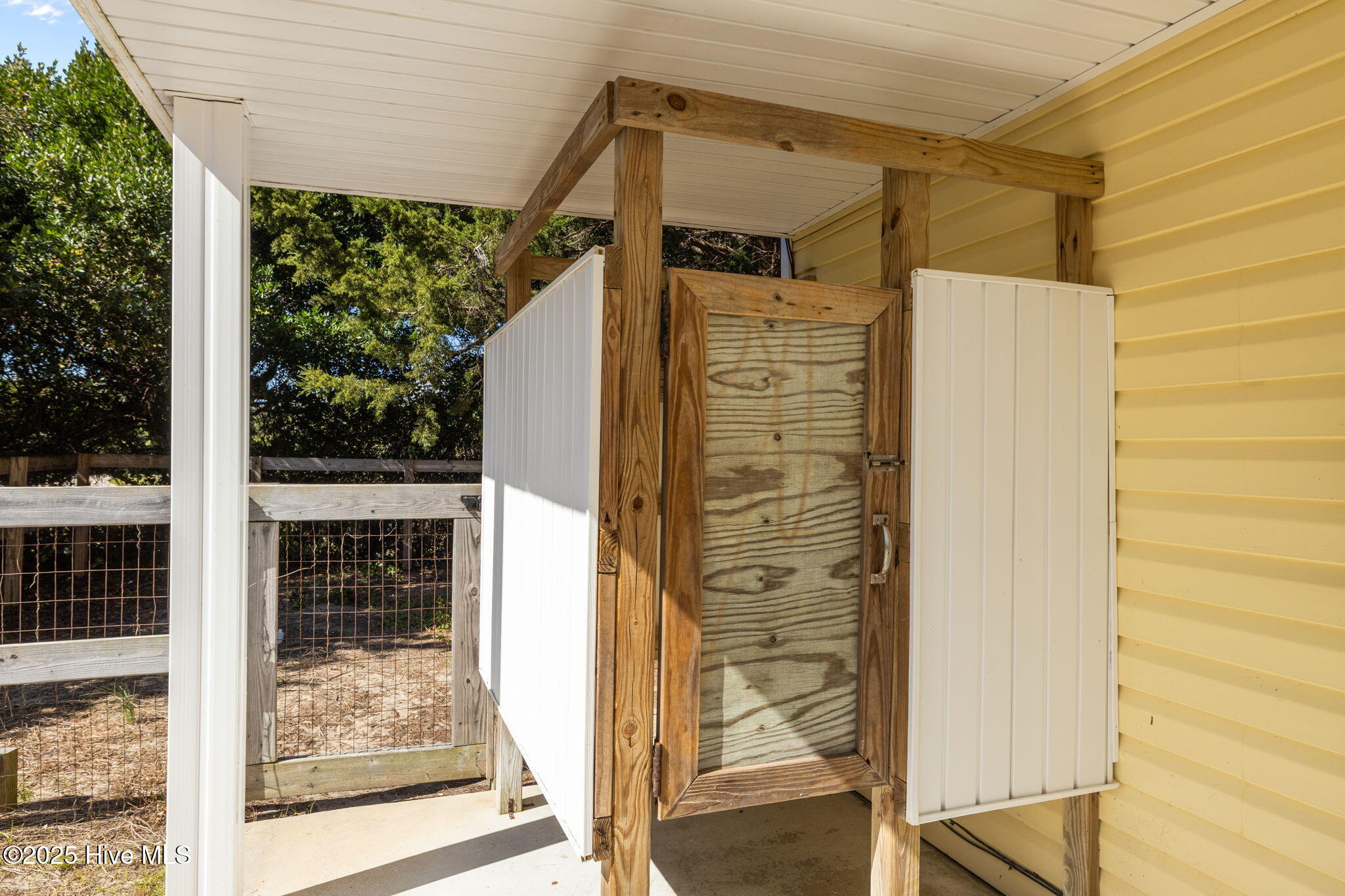 100537842 | Photo 48