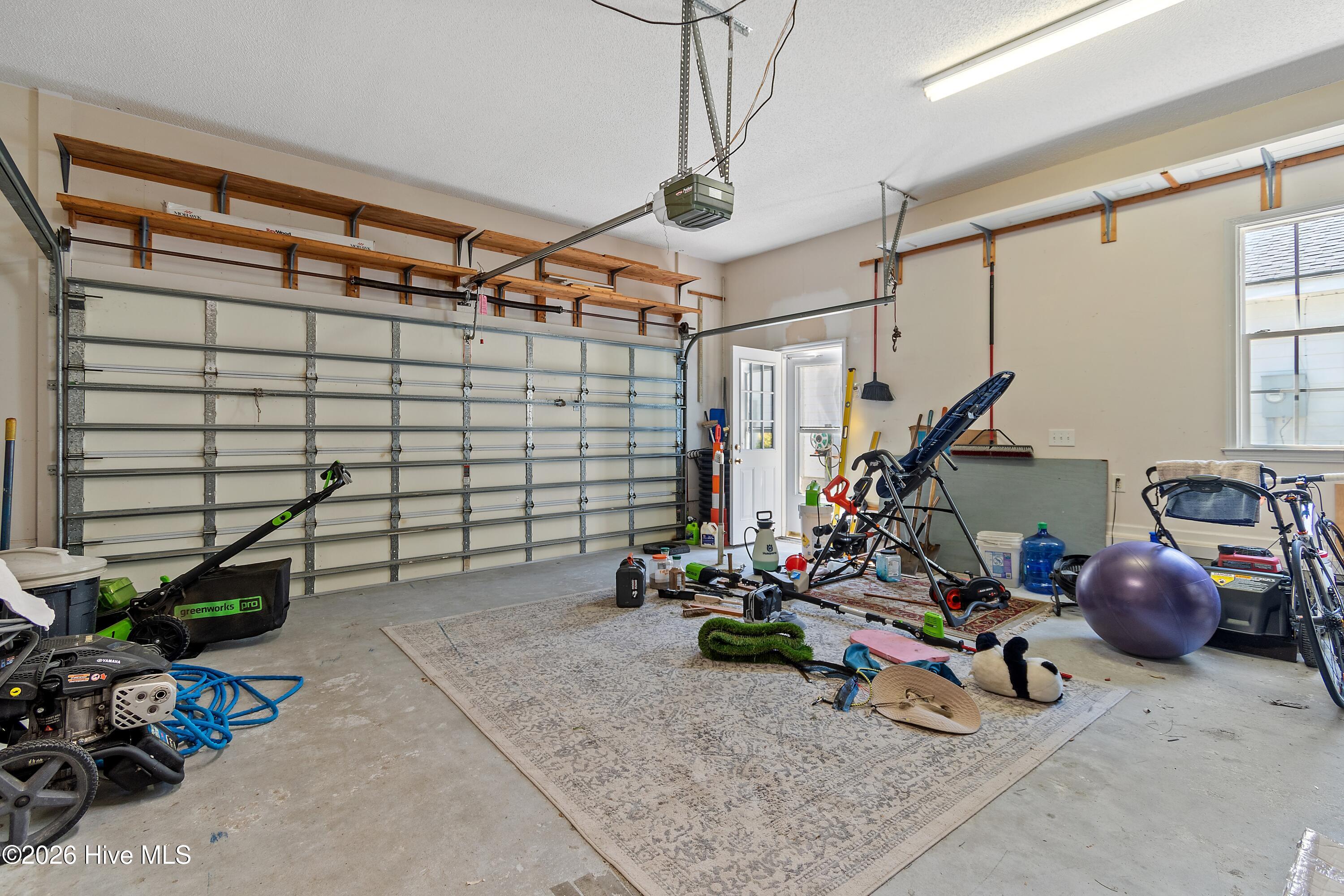 100567872 | Photo 33