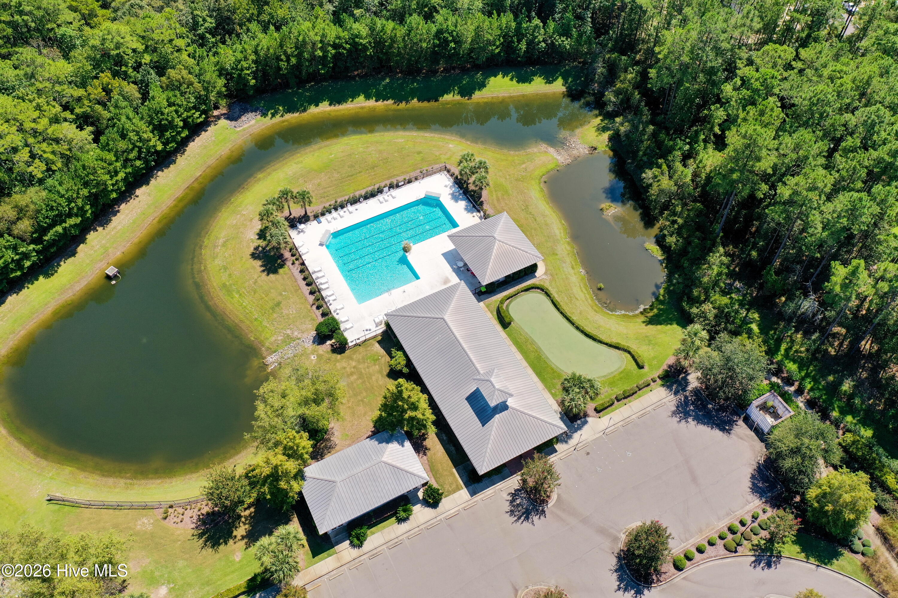 100569737 | Photo 26