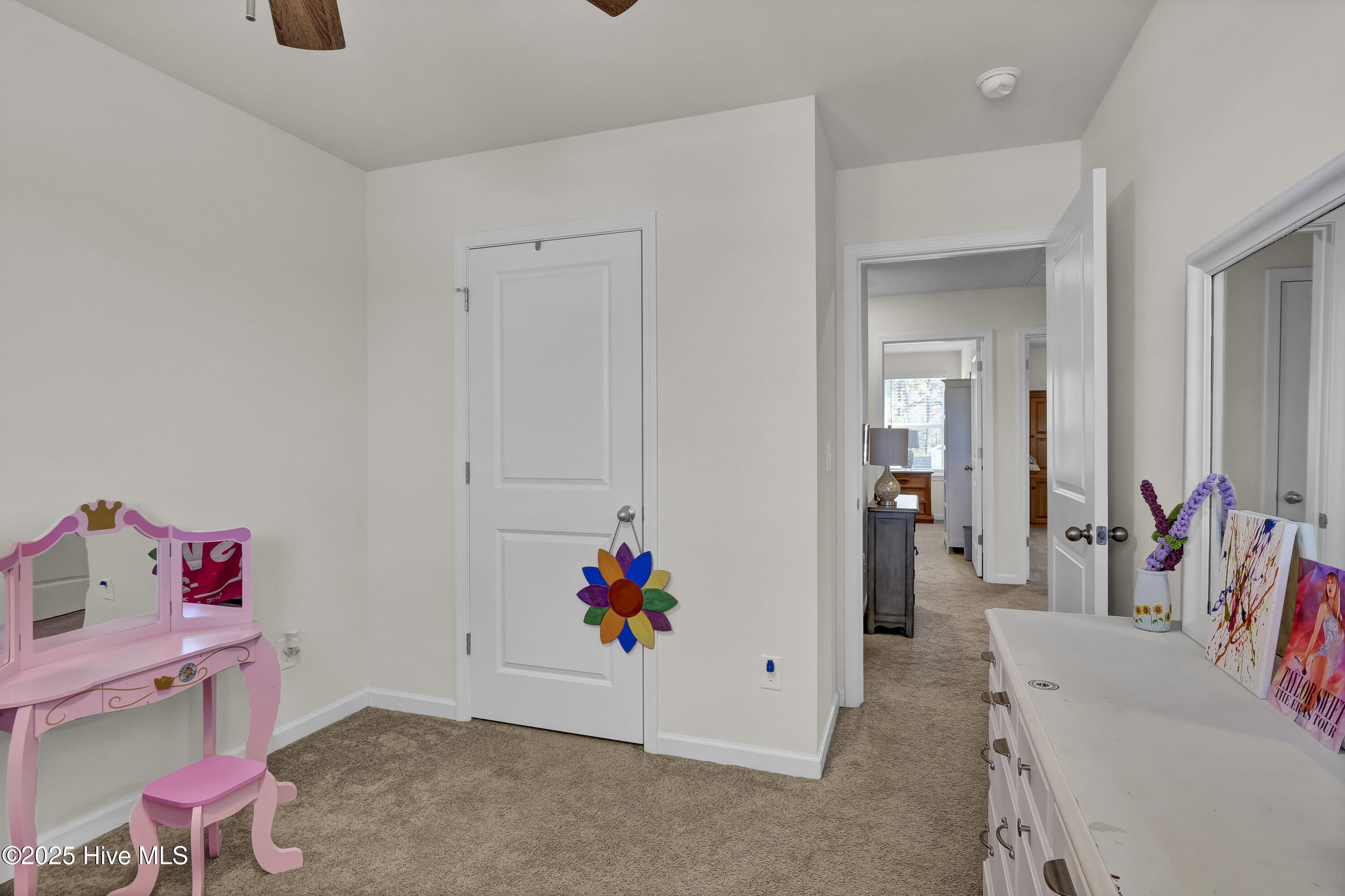 100561368 | Photo 29