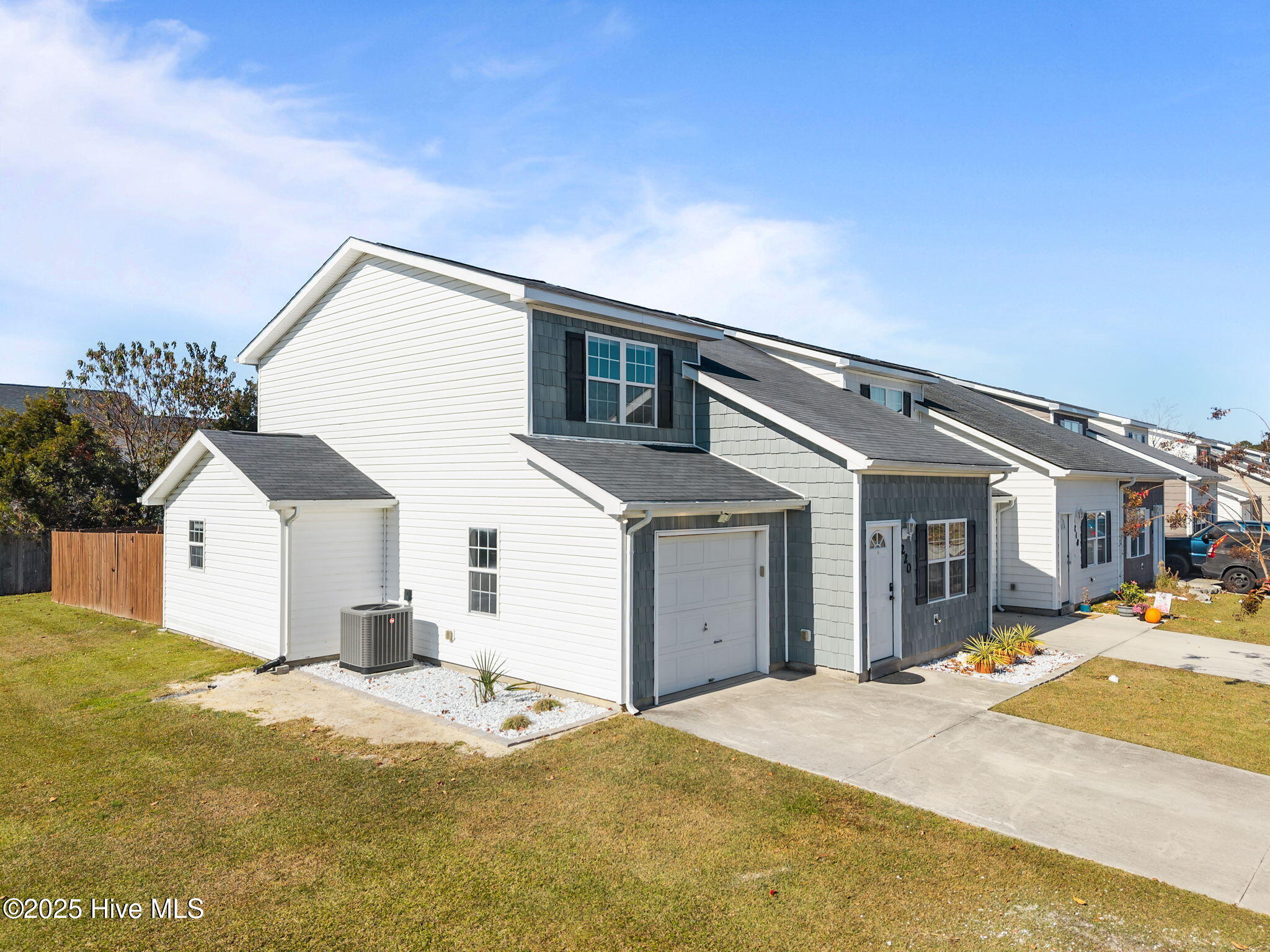 100541602 | Photo 33